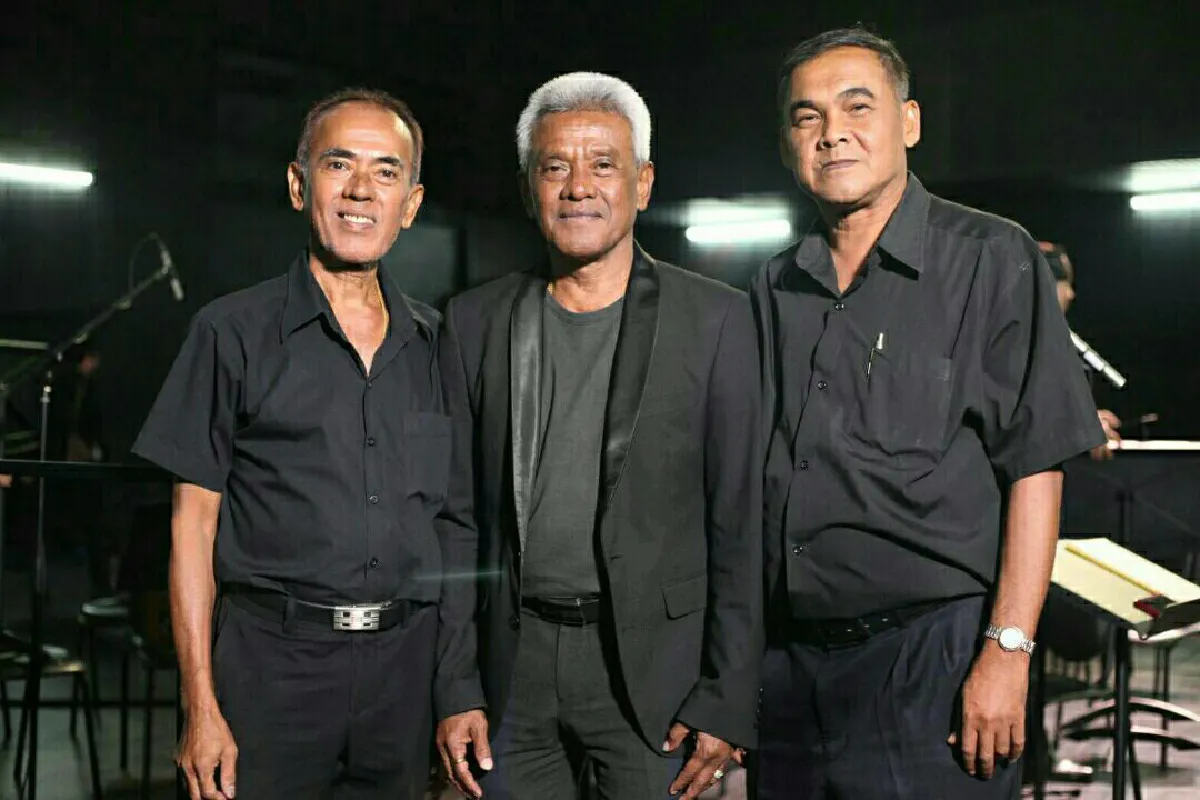 ๓ ศิลปินรุ่นครูถ่ายทอดพลังสู่บทเพลง “พระผู้เสด็จสวรรคาลัย”