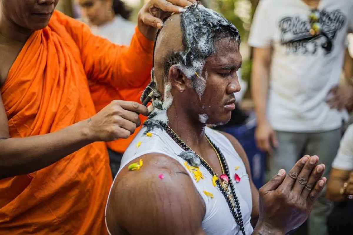 "บัวขาว" บวชถวายเป็นพระราชกุศลรัชกาลที่ 9