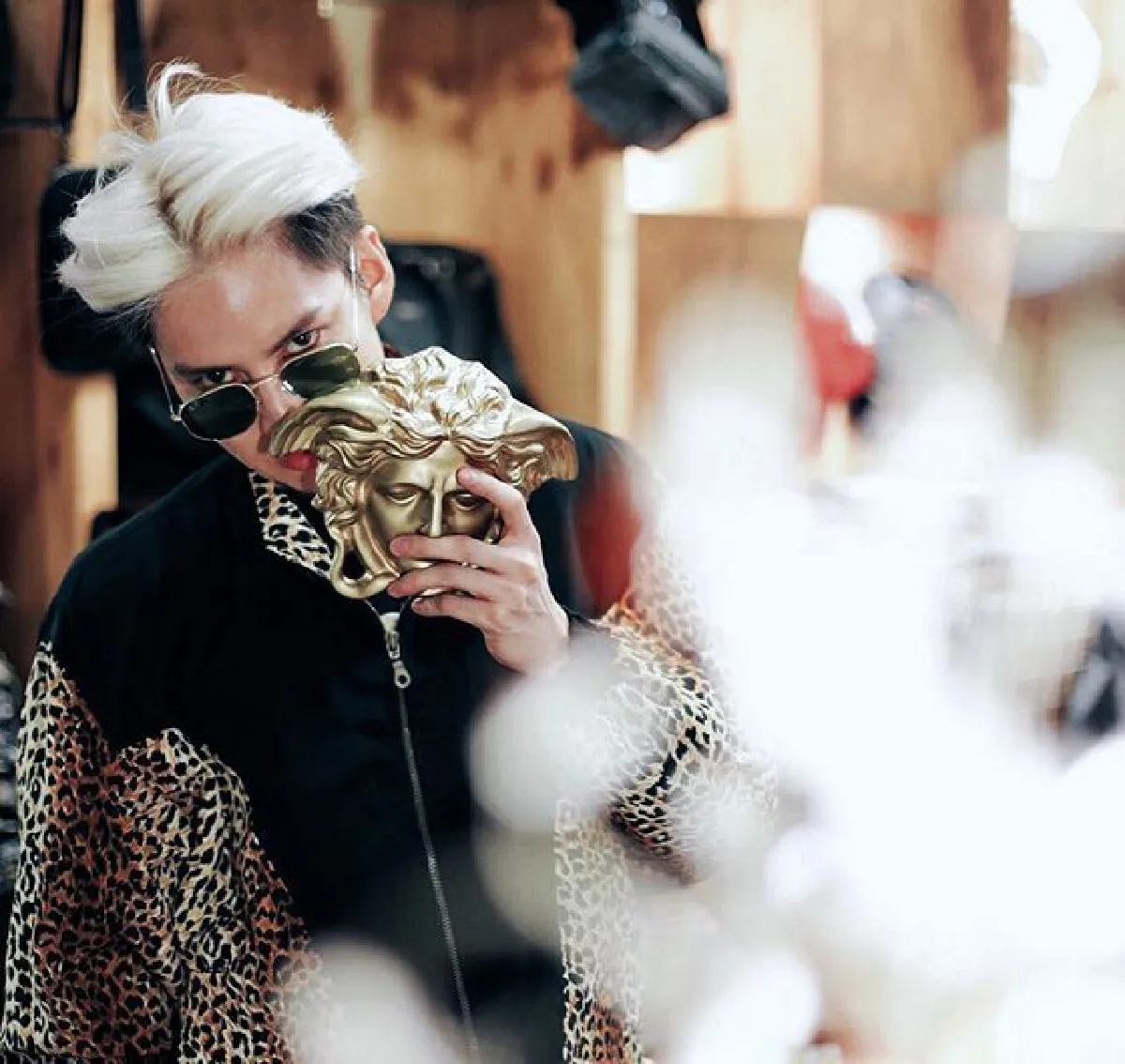 ส่องแฟชั่นสุดชิคของเหล่าคนดังในงาน Seoul Fashion Week