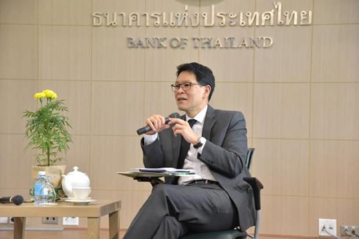 ธปท.เตือนดอกเบี้ยขยับ พึ่งกู้ต่างประเทศเสี่ยง ธปท.เตือนดอกเบี้ยขยับ พึ่งกู้ต่างประเทศเสี่ยง