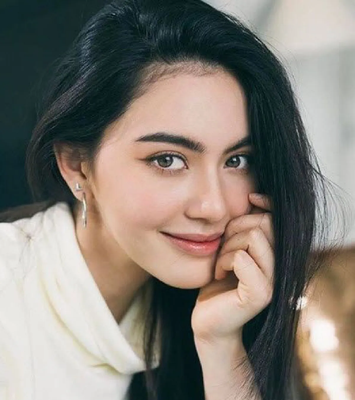 ส่อง 10 นางเอกที่มี "รอยยิ้มพิมพ์ใจ” เป็นเอกลักษณ์