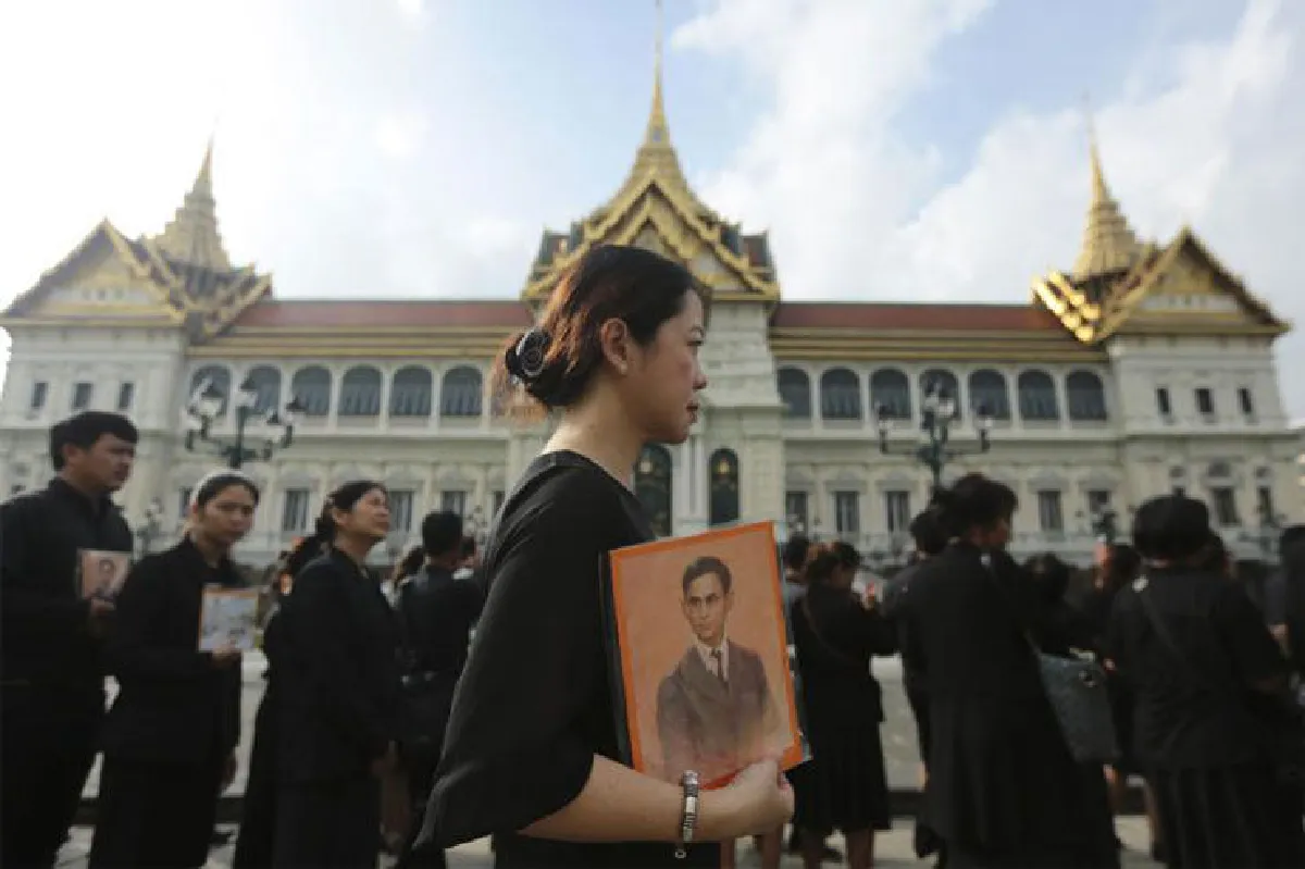 พระบรมฉายาลักษณ์และพระบรมสาทิสลักษณ์ ในหลวง รัชกาลที่ 9
