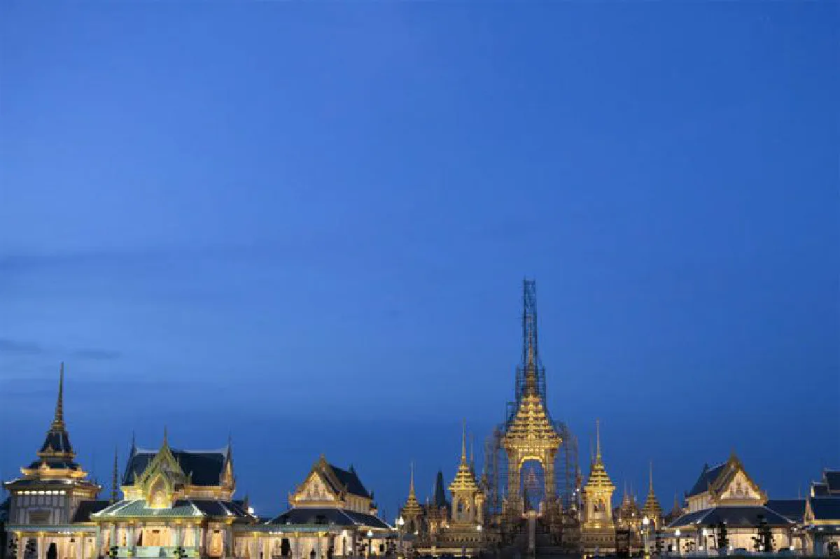 เสด็จสู่ฟากฟ้าสุราลัย สถิตในดวงใจตราบนิจนิรันดร์
