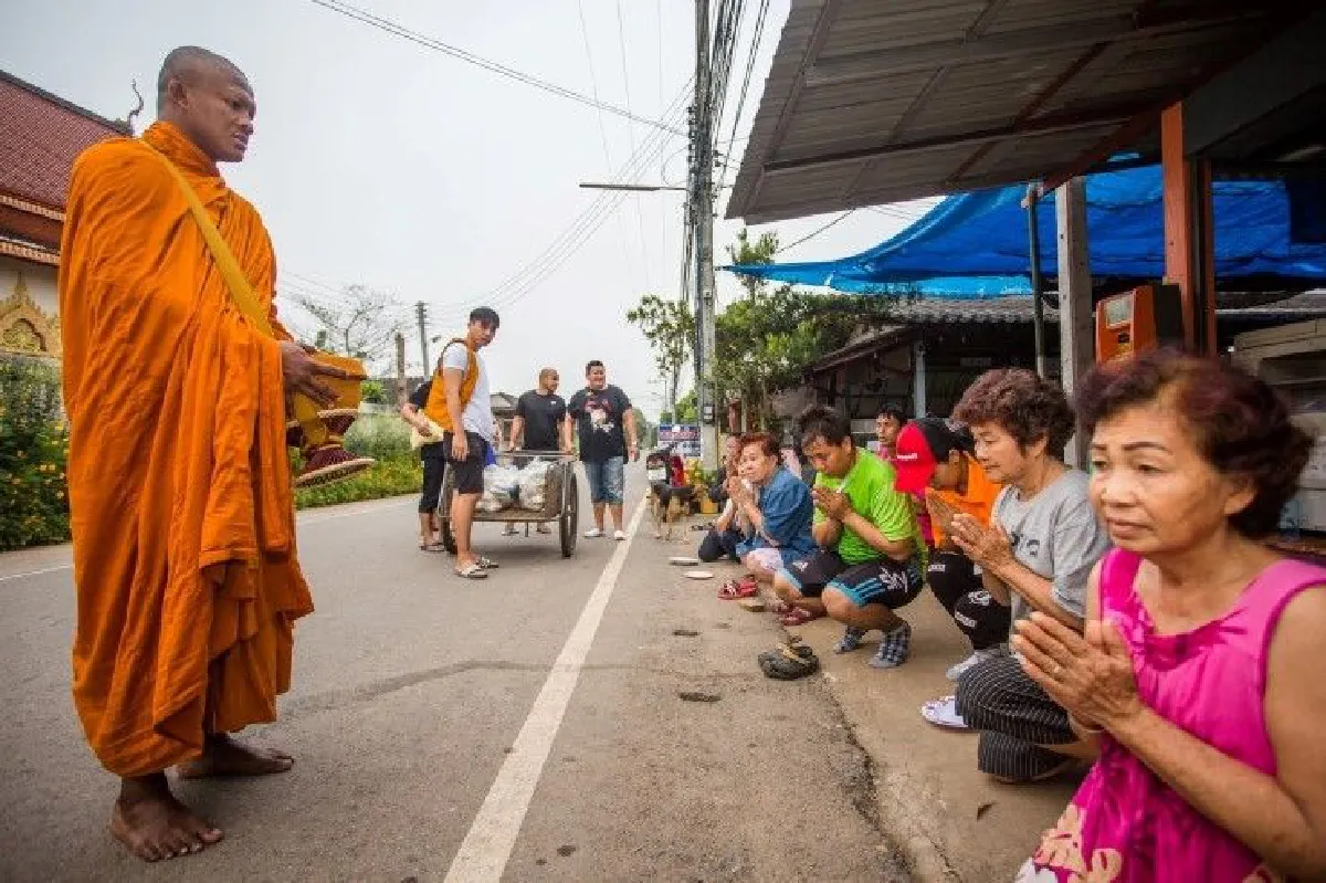 กิจวัตร "พระบัวขาว" ระหว่างบวชเพื่อถวายเป็นพระราชกุศล