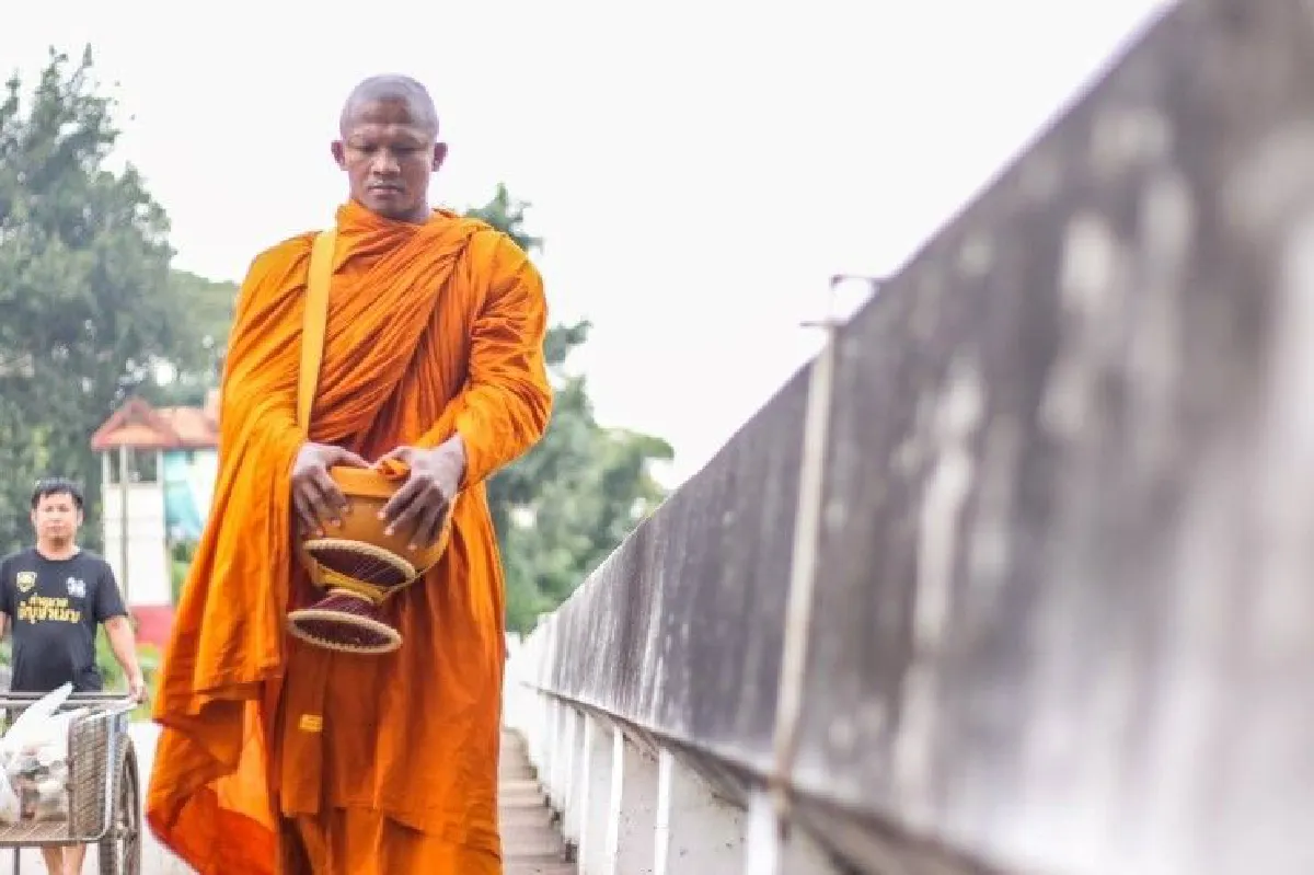 กิจวัตร "พระบัวขาว" ระหว่างบวชเพื่อถวายเป็นพระราชกุศล
