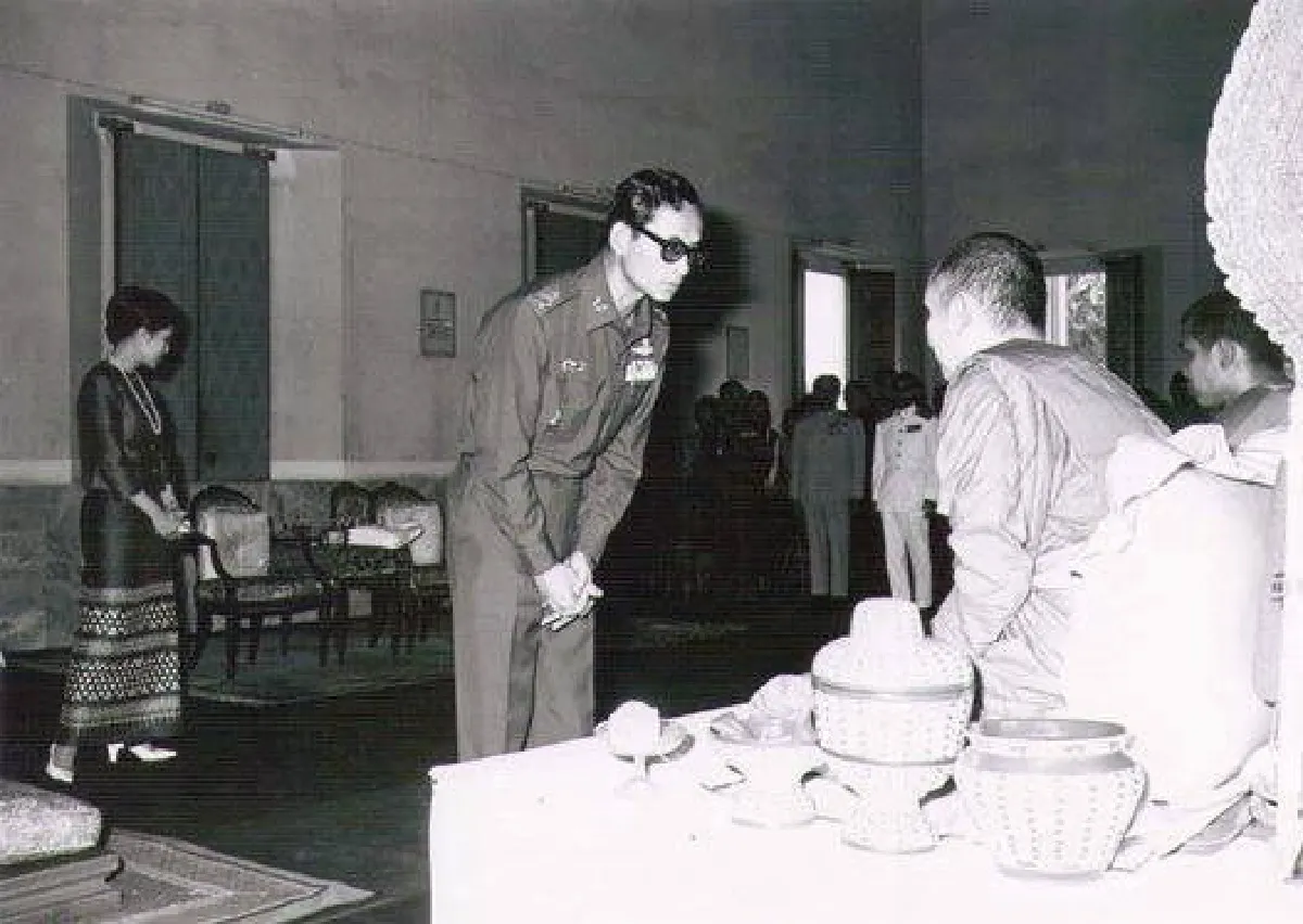 คนเมืองกาญจน์น้อมรำลึกในหลวงร.9เสด็จเยือน10ครั้ง