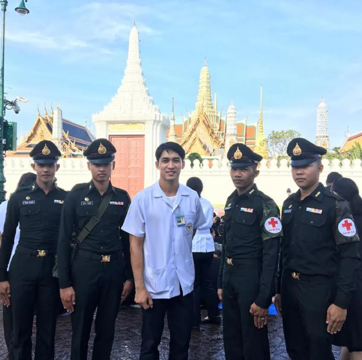 หมอก้อง สรวิชญ์ ทำหน้าที่แพทย์ทหาร ดูแลประชาชนในงานพระราชพิธีฯ