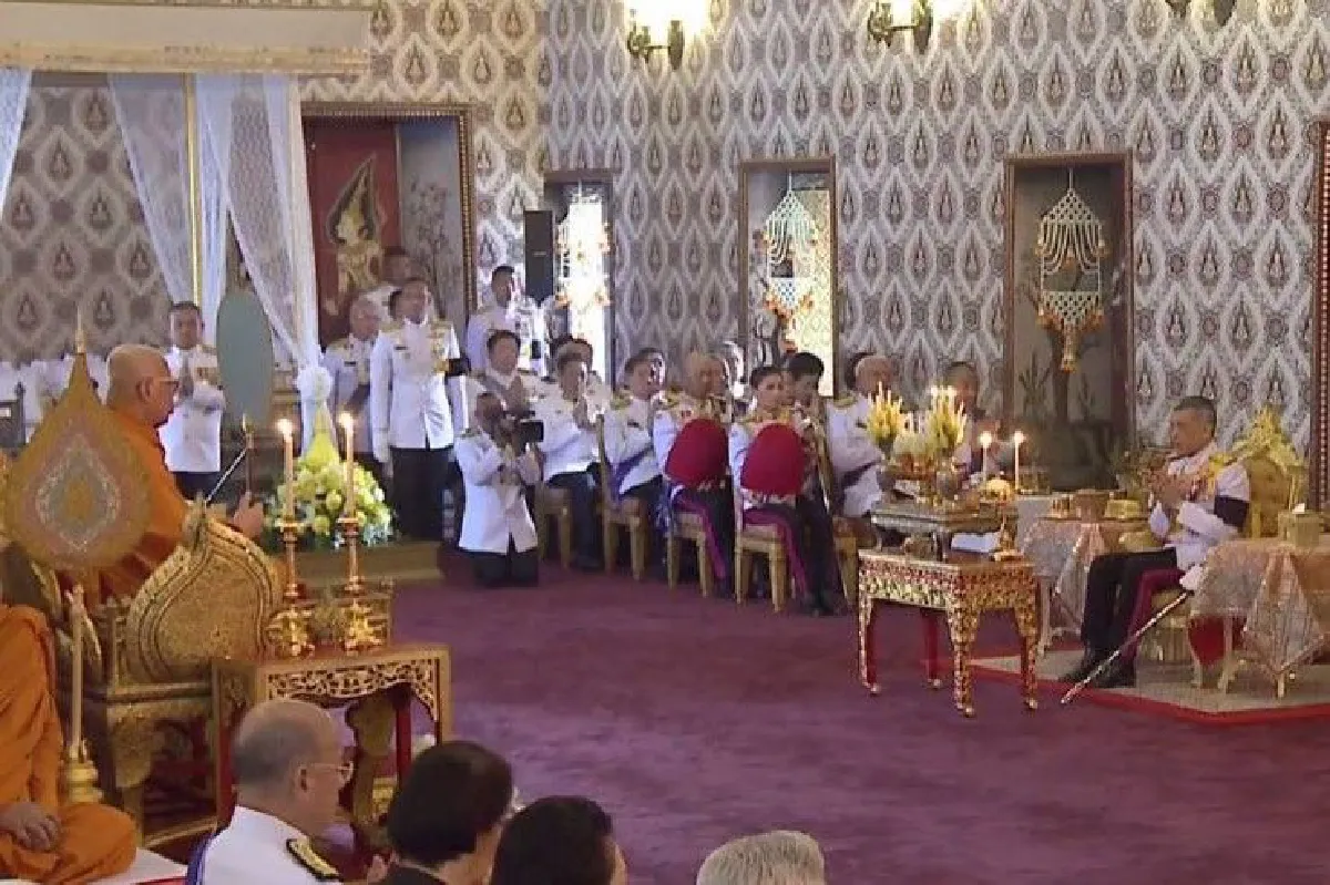 สมเด็จพระเจ้าอยู่หัวเสด็จฯทรงบำเพ็ญพระราชกุศลออกพระเมรุ
