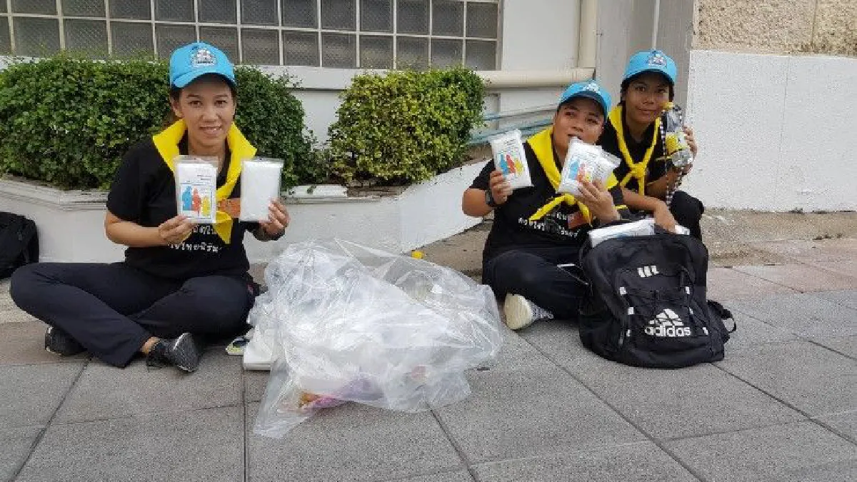 "ให้ได้ที่เรามี" ความสุขเล็กๆ เเต่ยิ่งใหญ่ของ "อโนชา" จิตอาสาเพื่อพ่อหลวง