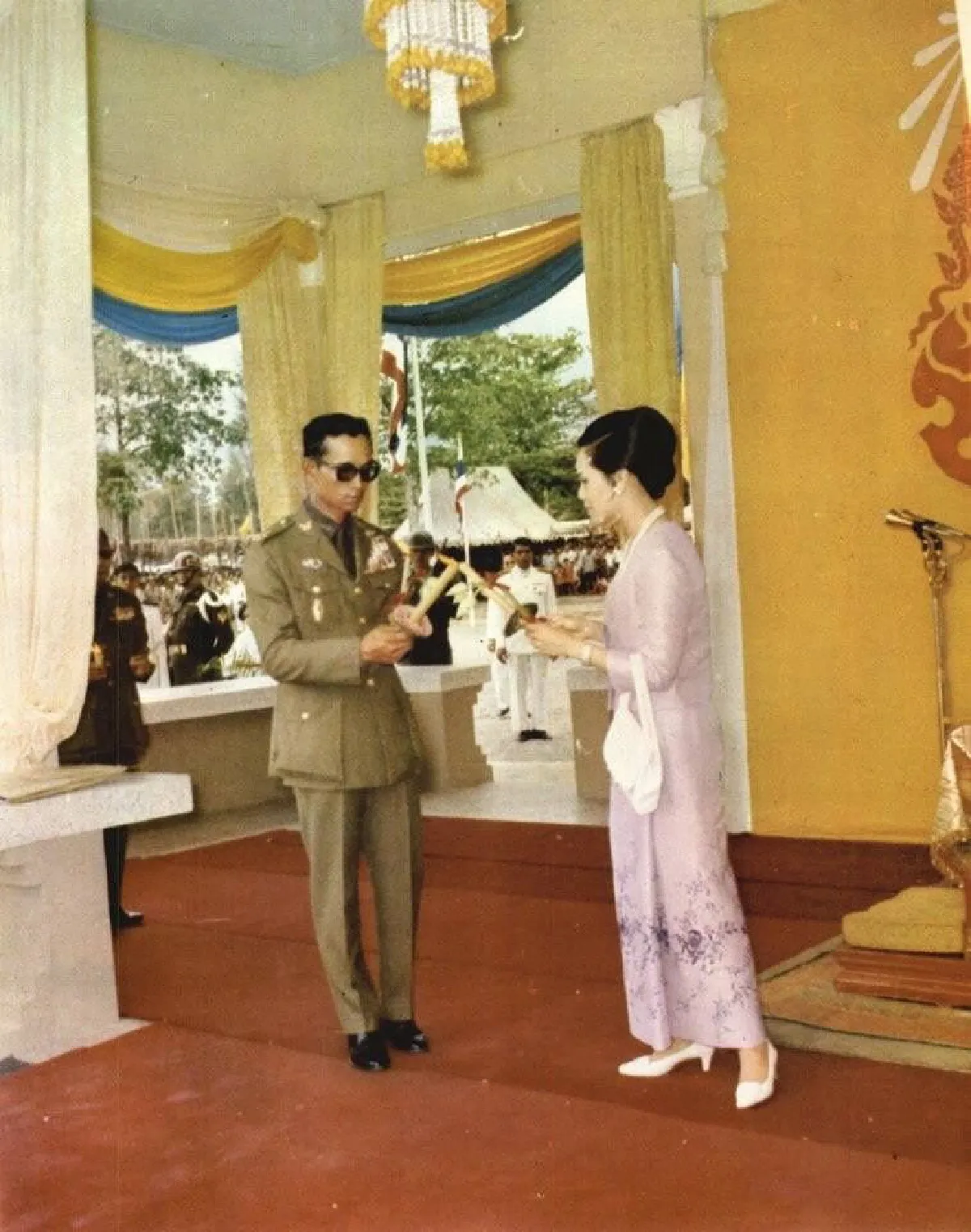 คนเมืองกาญจน์น้อมรำลึกในหลวงร.9เสด็จเยือน10ครั้ง