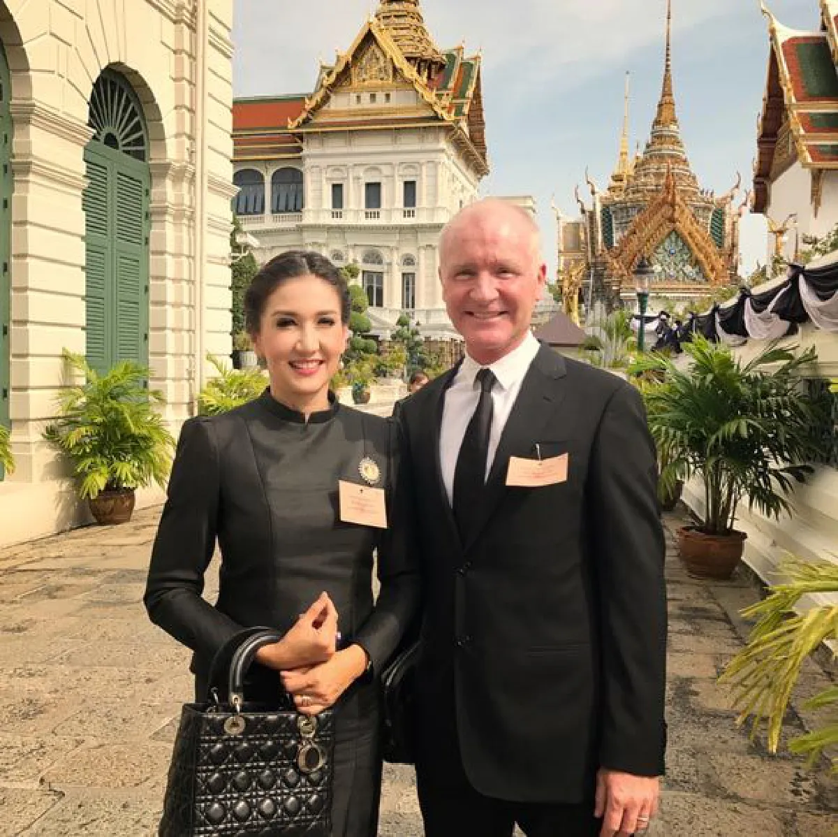 แอน สิเรียม ควงสามีชาวต่างชาติ ทำบุญถวายเป็นพระราชกุศลแด่ในหลวง ร.9