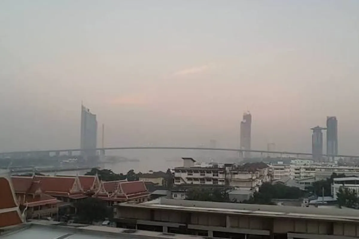 หมอกปกคลุมกรุงเทพฯ พสกนิกรมืดฟ้ามัวดินส่งเสด็จ