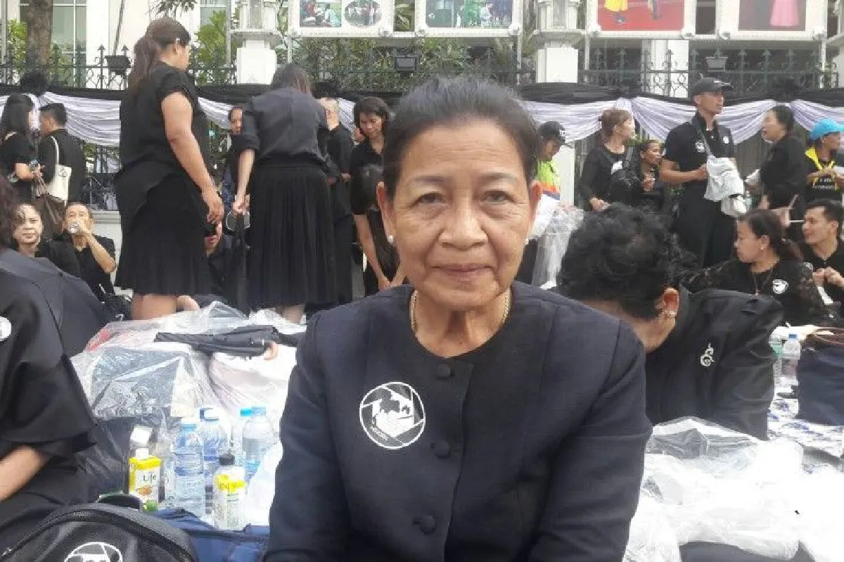 ริ้วขบวนยิ่งใหญ่สมพระเกียรติ ปวงประชาส่งเสด็จสู่ฟ้าสุราลัย