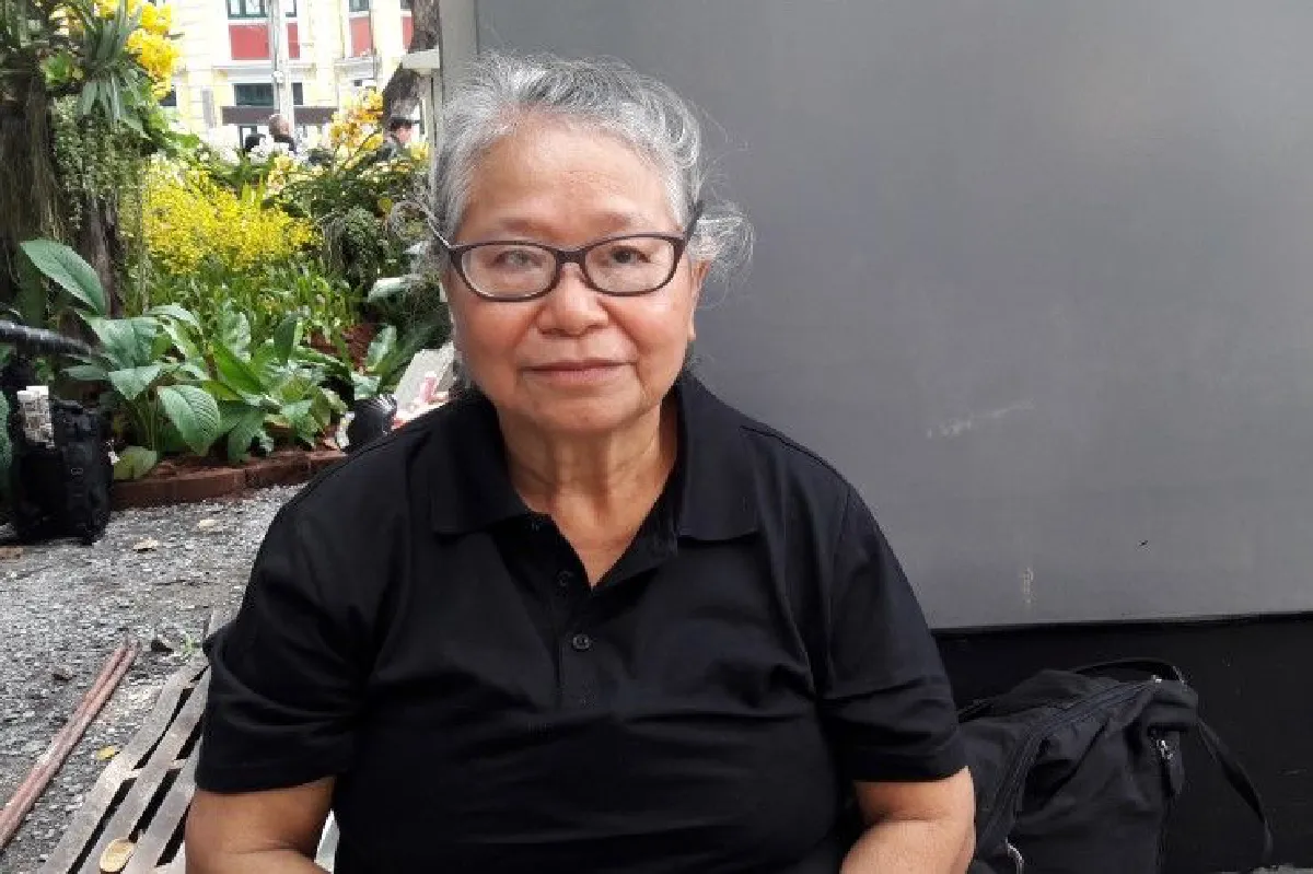 ริ้วขบวนเคลื่อนผ่านน้ำตาไหล แสนอาลัยในหลวงของปวงชน