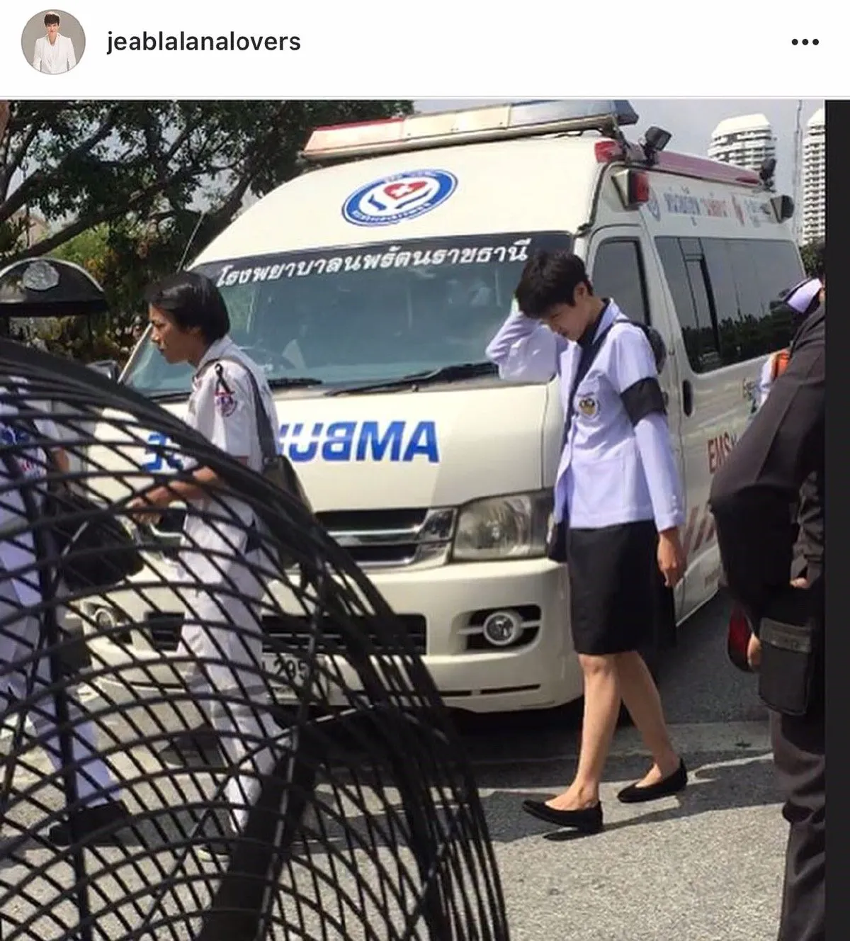 คนบันเทิงร่วมแสดงพลังเป็นจิตอาสาในวันพระราชพิธีฯ