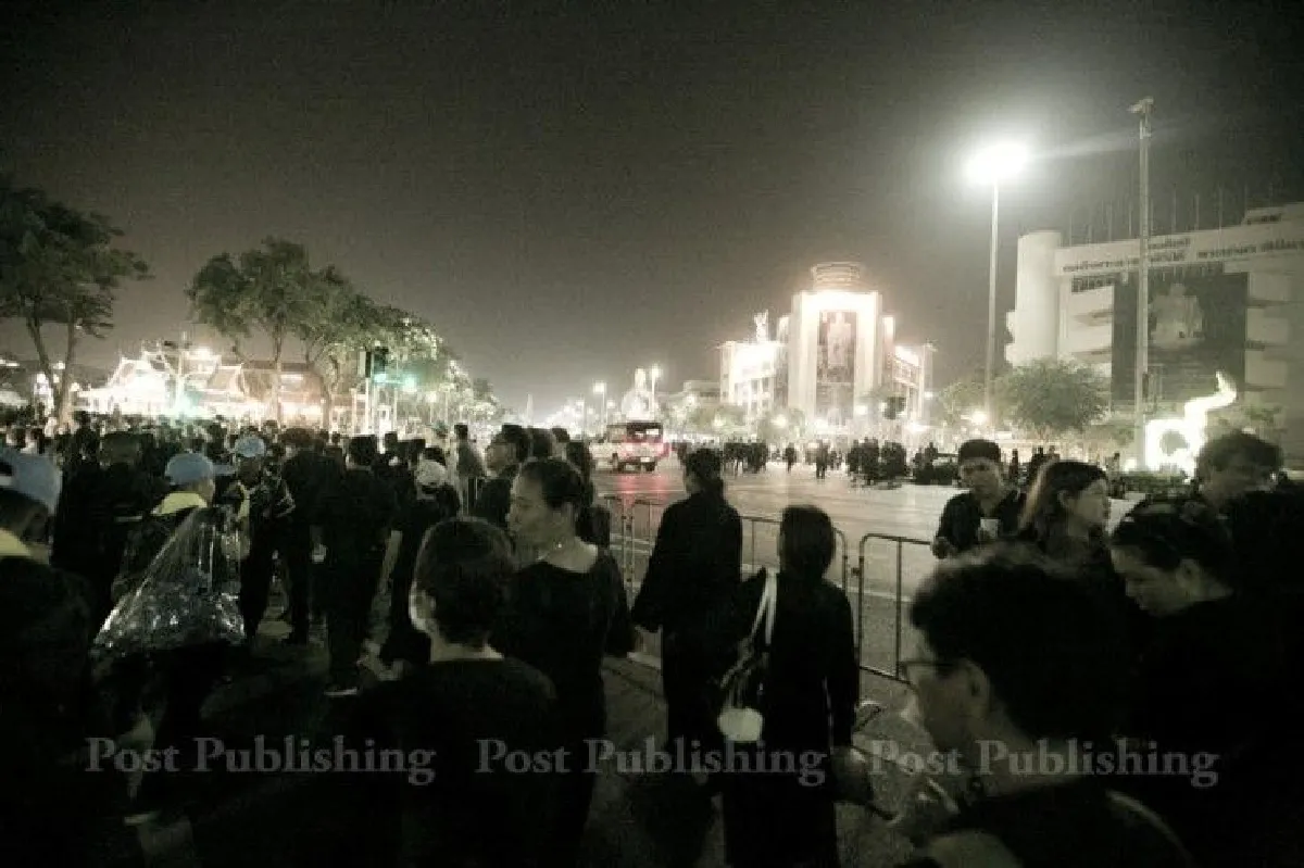 หมอกปกคลุมกรุงเทพฯ พสกนิกรมืดฟ้ามัวดินส่งเสด็จ