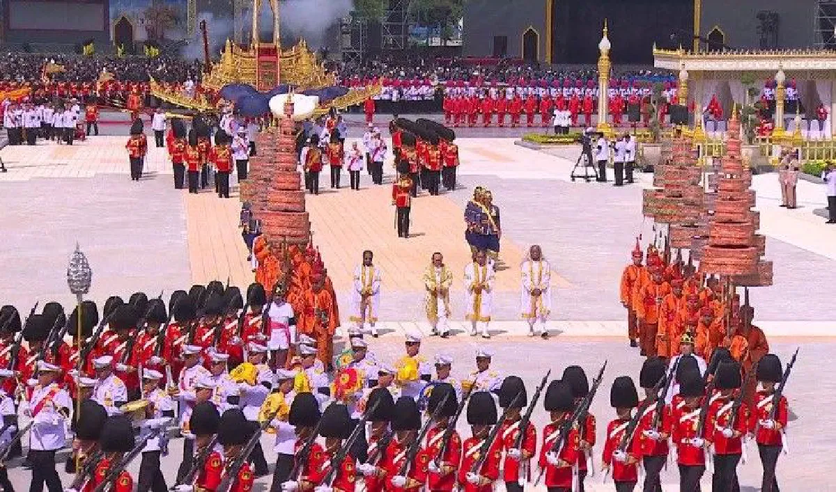 ประมวลภาพ ริ้วขบวนที่ 3 เชิญพระบรมโกศโดยราชรถปืนใหญ่เวียนพระเมรุมาศ