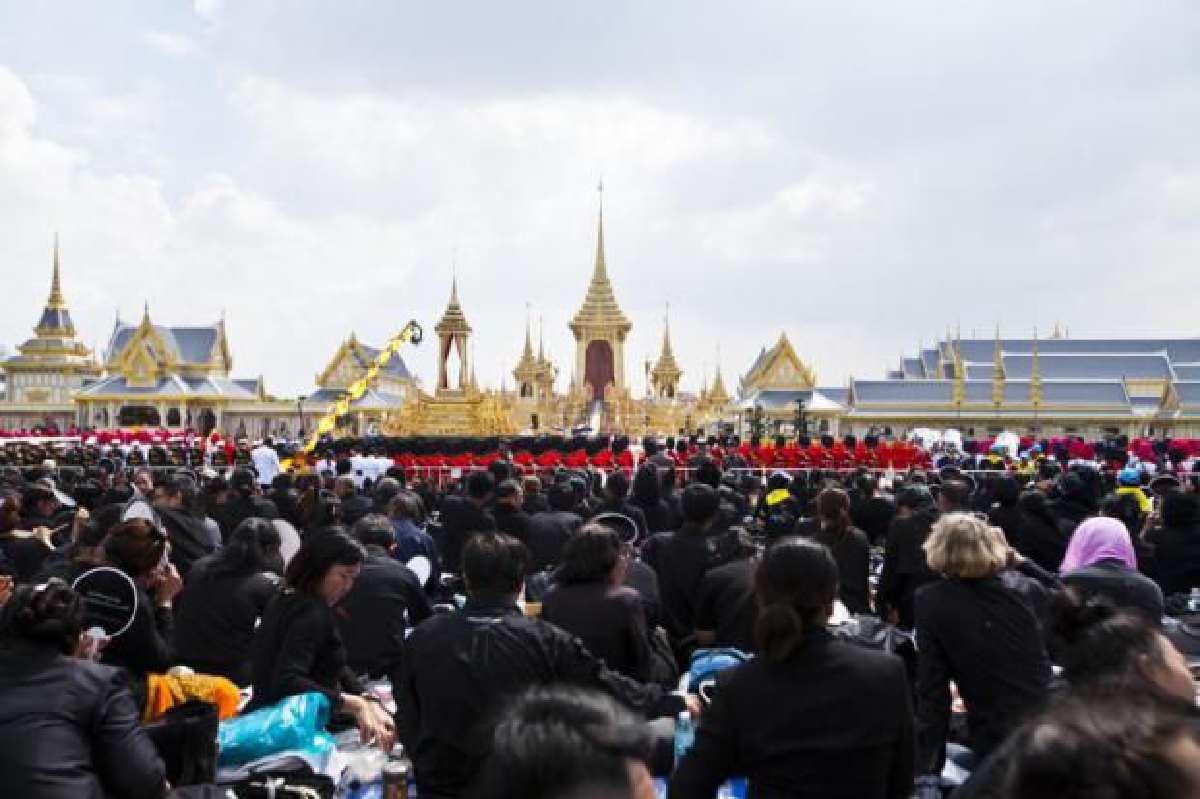 อยากเกิดมาเจอพระองค์ในทุกชาติไป อยากเกิดมาเจอพระองค์ในทุกชาติไป