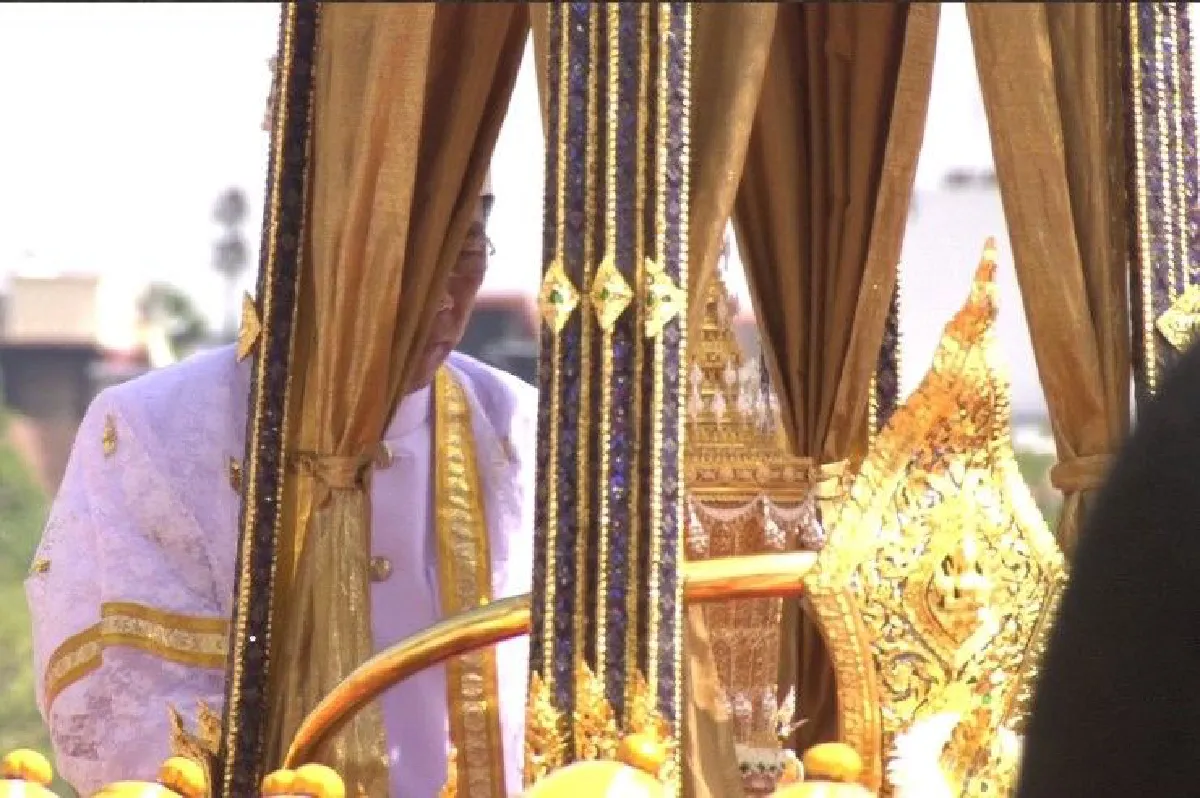 ประมวลภาพ ริ้วขบวนที่ 4 เชิญพระโกศพระบรมอัฐิและพระบรมราชสรีรางคารไปพระบรมมหาราชวัง