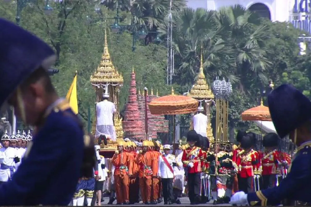 ประมวลภาพ ริ้วขบวนที่ 4 เชิญพระโกศพระบรมอัฐิและพระบรมราชสรีรางคารไปพระบรมมหาราชวัง
