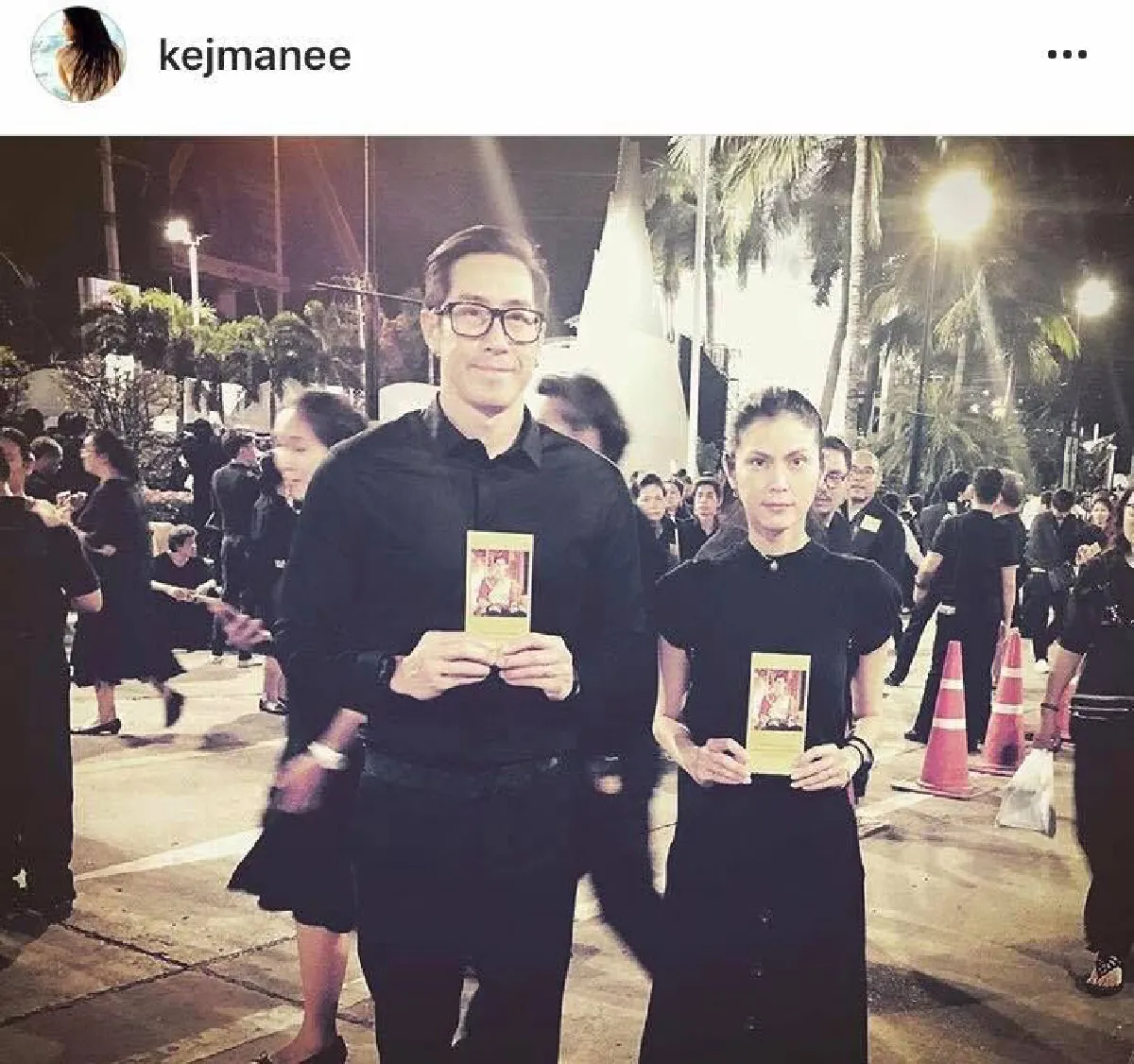 มาด้วยความตั้งใจ..คนบันเทิงต่อแถวร่วมถวายความอาลัย