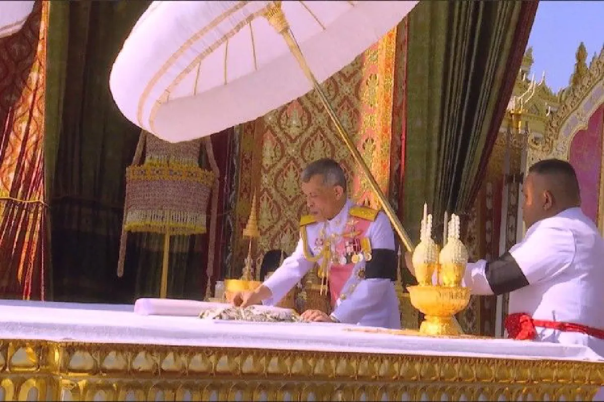 ประมวลภาพ ริ้วขบวนที่ 4 เชิญพระโกศพระบรมอัฐิและพระบรมราชสรีรางคารไปพระบรมมหาราชวัง