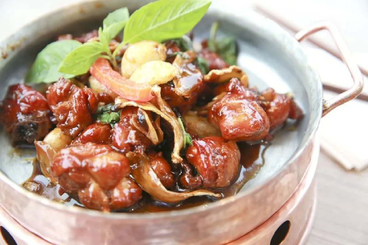 ลู่กังคาเฟ่ จีนทันสมัย เก๋ไก๋ และอร่อย