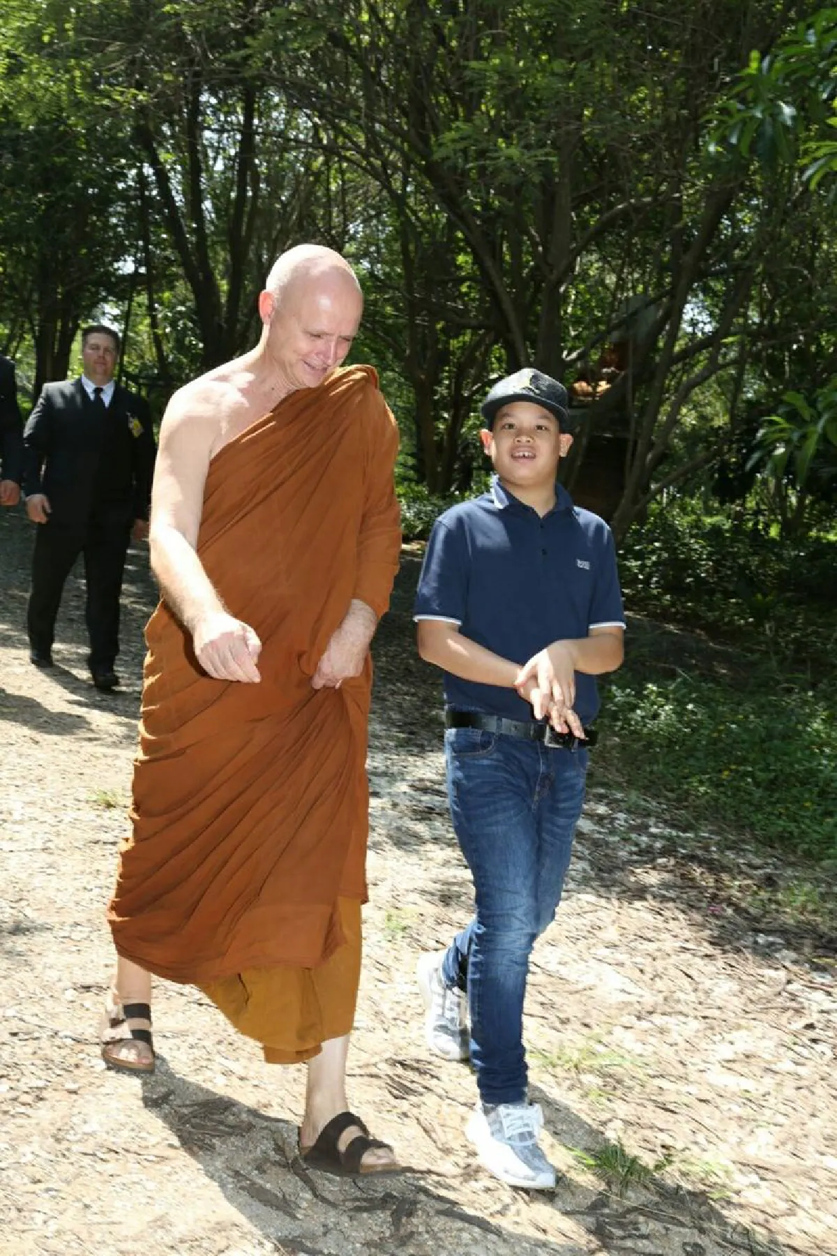 พระองค์เจ้าทีปังกรบำเพ็ญพระกุศลถานปฏิบัติธรรมบ้านไร่ทอสี