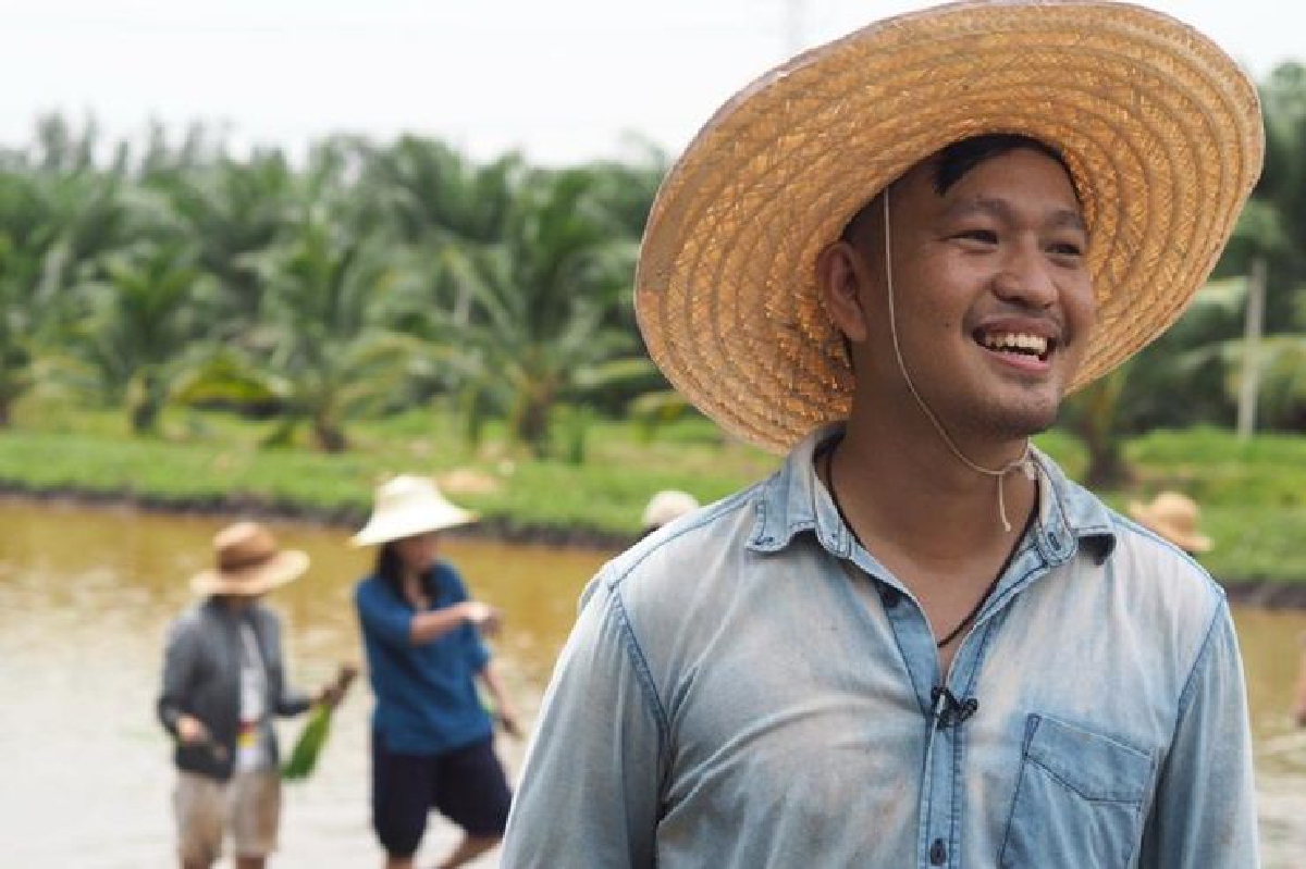 ‘อาทิตย์’ หนุ่มออฟฟิศ สู่ ‘ยังสมาร์ทฟาร์มเมอร์’ ‘อาทิตย์’ หนุ่มออฟฟิศ สู่ ‘ยังสมาร์ทฟาร์มเมอร์’