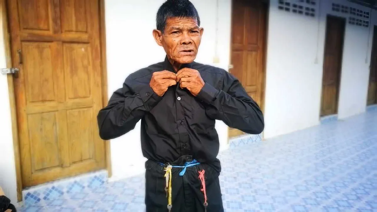 ไม่มีเข็มขัดรัดกางเกงกับเชือกฟางก็จงรักภักดี