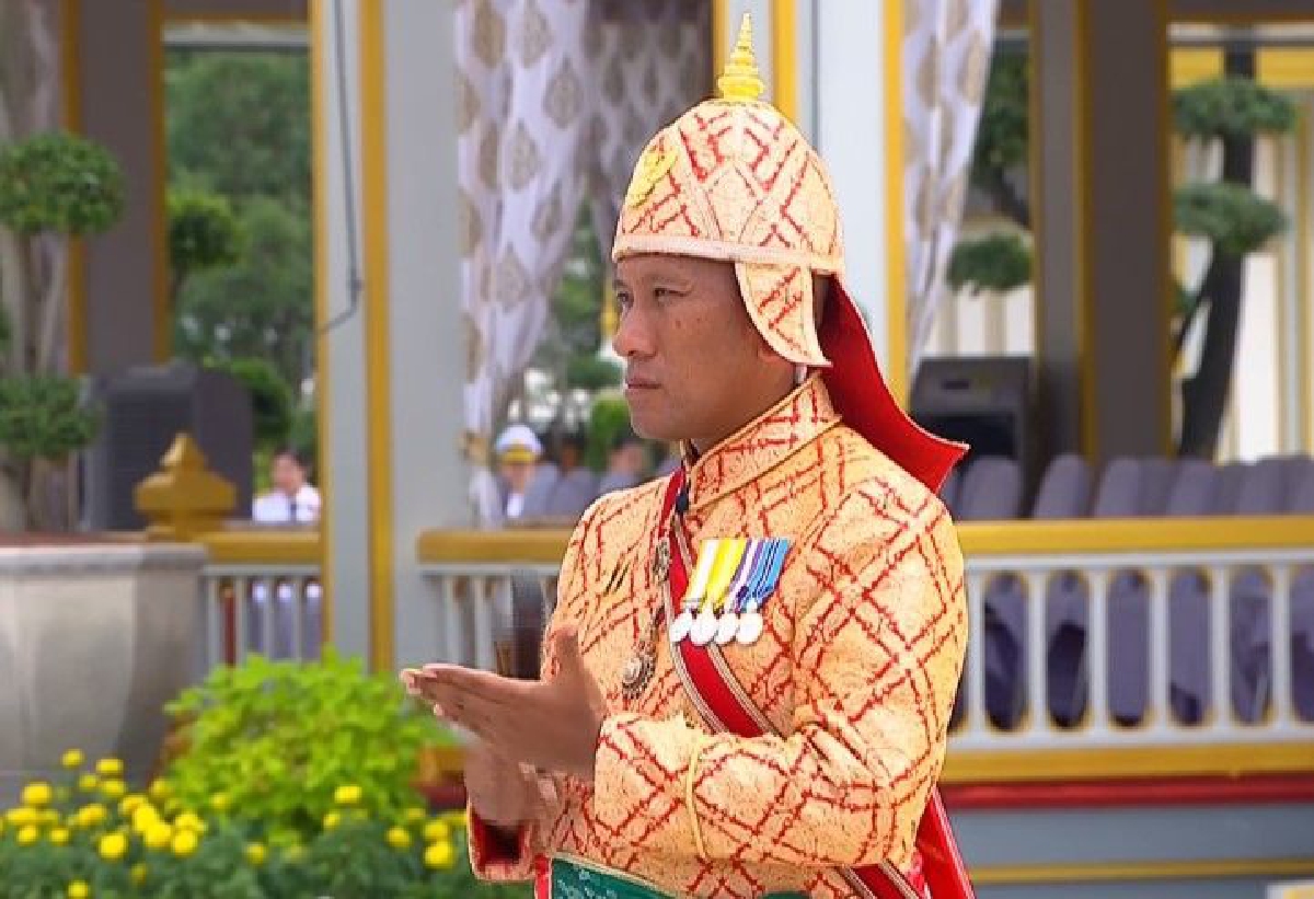 รู้จัก "สุวัฒน์ อ่ำเมือง" เจ้าพนักงานรัวกรับผู้ให้สัญญาณในริ้วขบวนพระบรมราชอิสริยยศฯ รู้จัก "สุวัฒน์ อ่ำเมือง" เจ้าพนักงานรัวกรับผู้ให้สัญญาณในริ้วขบวนพระบรมราชอิสริยยศฯ