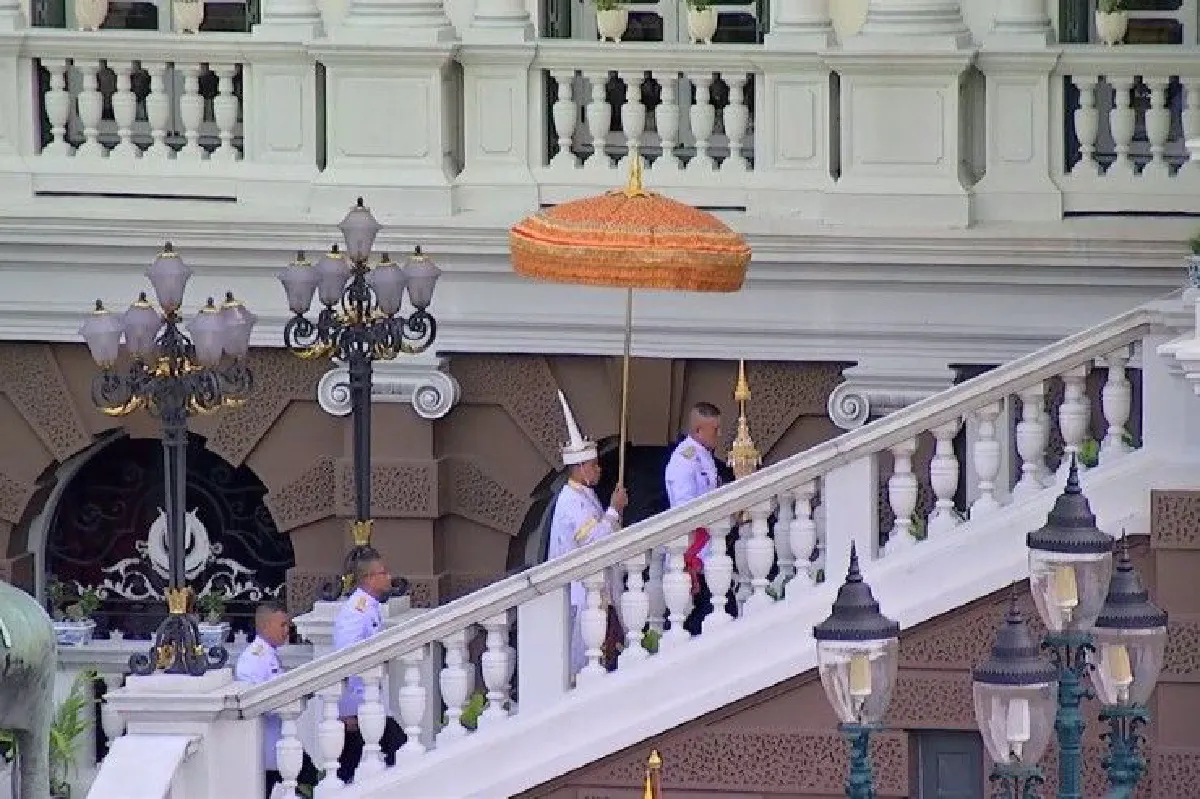ประมวลภาพริ้วขบวนที่ 5 เชิญพระโกศพระบรมอัฐิขึ้นประดิษฐานที่ พระวิมาน พระที่นั่งจักรีมหาปราสาท