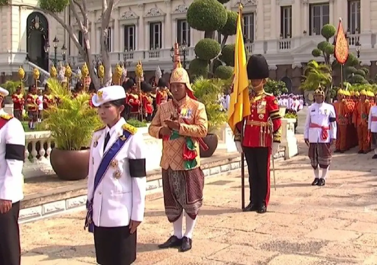 รู้จัก "สุวัฒน์ อ่ำเมือง" เจ้าพนักงานรัวกรับผู้ให้สัญญาณในริ้วขบวนพระบรมราชอิสริยยศฯ