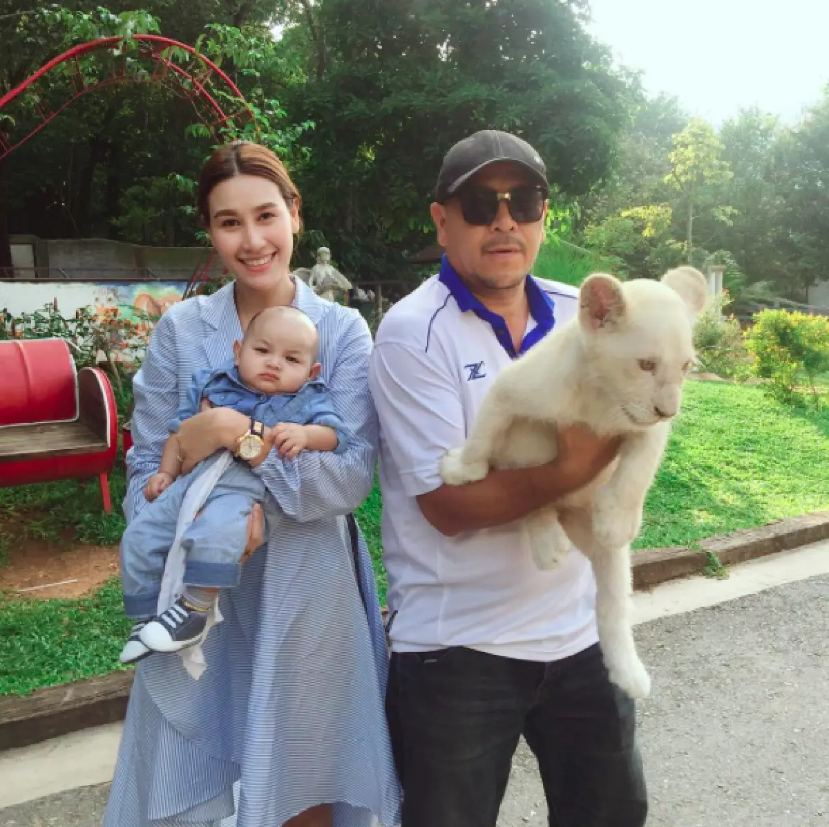 “แซนวิช” พา "น้องลีออง" ลูกชายคนล่าสุดของ "เสก โลโซ” เที่ยวเขาใหญ่