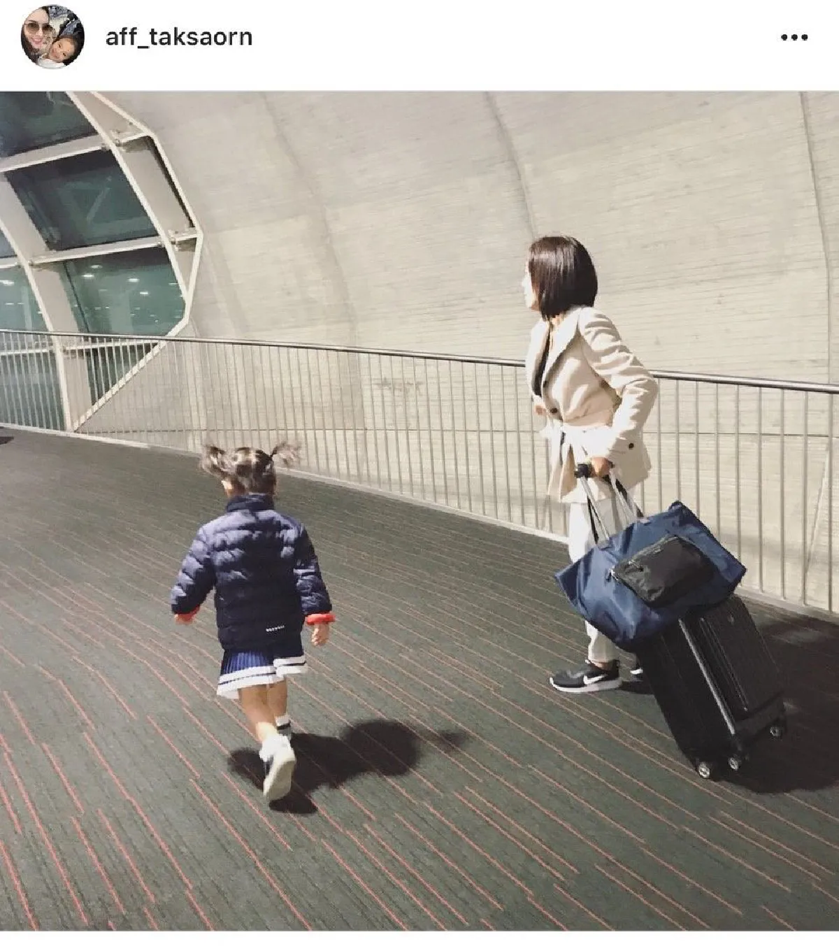 แฮปปี้สุดๆ! "แอฟ" พา "น้องปีใหม่" เที่ยวปารีส ก่อนเปิดเทอม