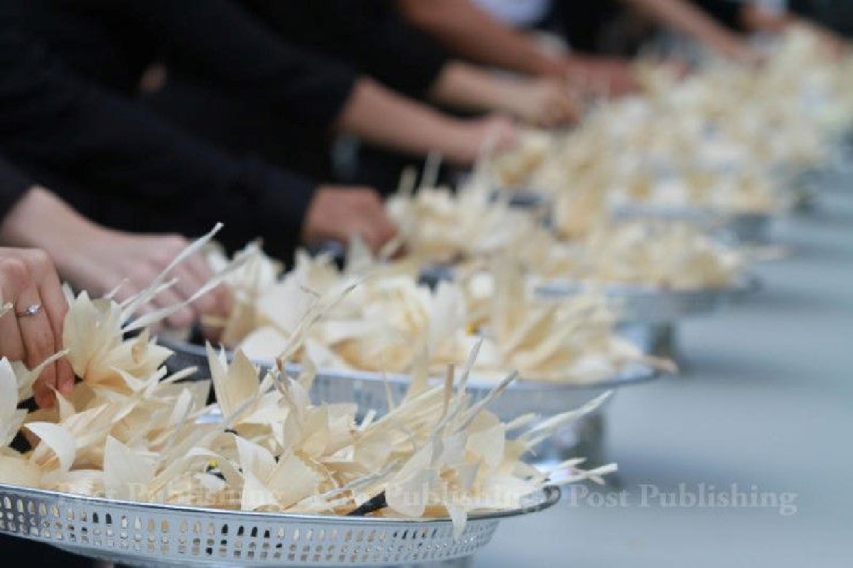 กอร.พระราชพิธีฯเผยประชาชนวางดอกไม้จันทน์กว่า19ล้านคน กอร.พระราชพิธีฯเผยประชาชนวางดอกไม้จันทน์กว่า19ล้านคน