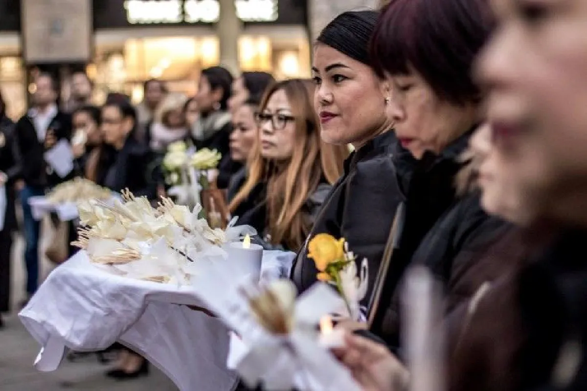 เยอรมันเปิดจตุรัส "มาเรียนพลัทซ์" จัดพิธีวางดอกไม้จันทน์ในหลวง ร.9 สมพระเกียรติ