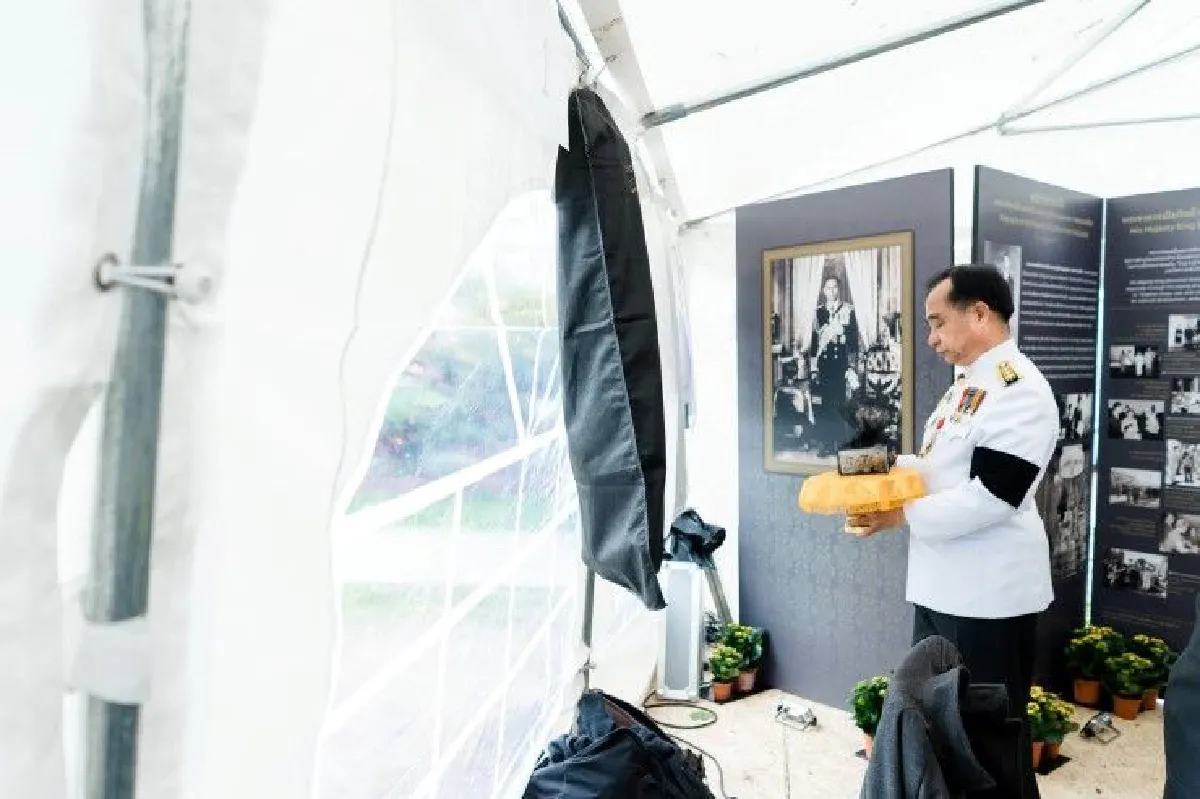 เยอรมันเปิดจตุรัส "มาเรียนพลัทซ์" จัดพิธีวางดอกไม้จันทน์ในหลวง ร.9 สมพระเกียรติ