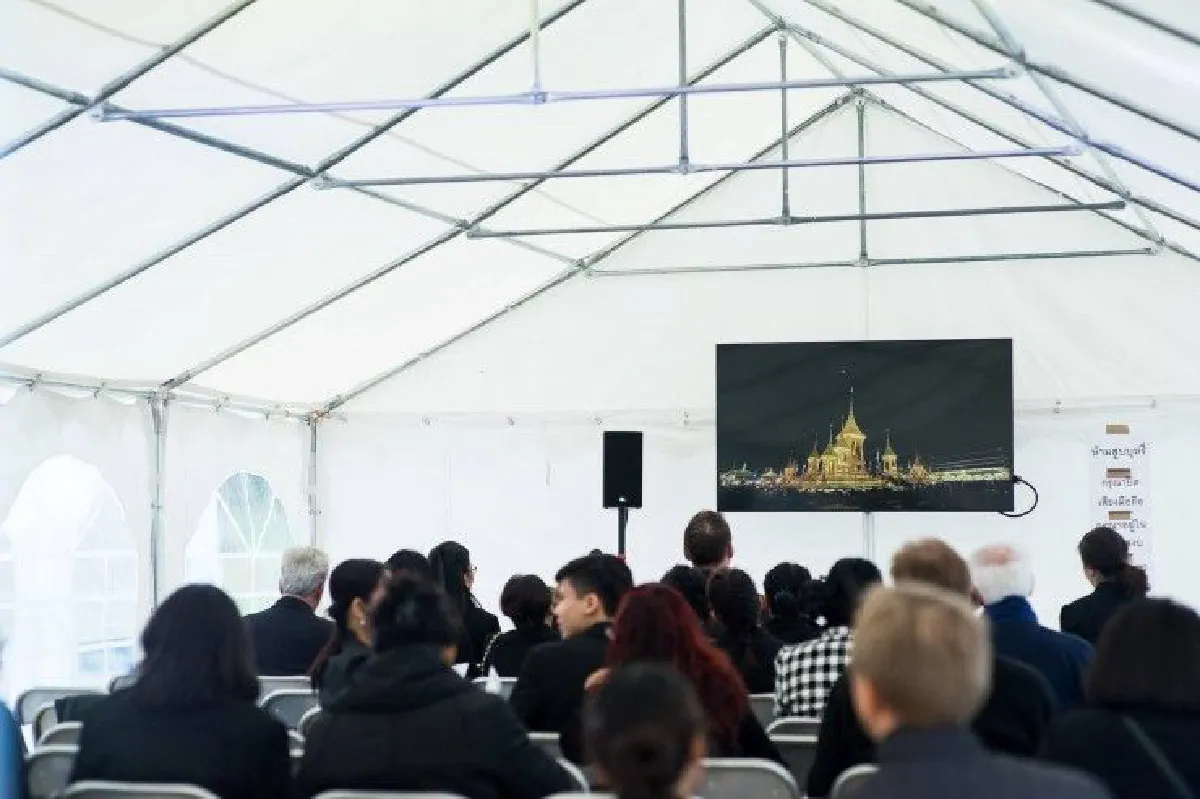 เยอรมันเปิดจตุรัส "มาเรียนพลัทซ์" จัดพิธีวางดอกไม้จันทน์ในหลวง ร.9 สมพระเกียรติ