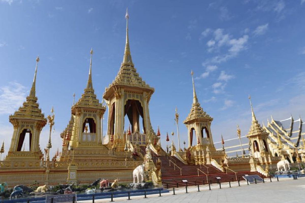 ประยุทธ์วอนอย่าเก็บศิลปวัตถุพระเมรุมาศไปเป็นของส่วนตัว ประยุทธ์วอนอย่าเก็บศิลปวัตถุพระเมรุมาศไปเป็นของส่วนตัว