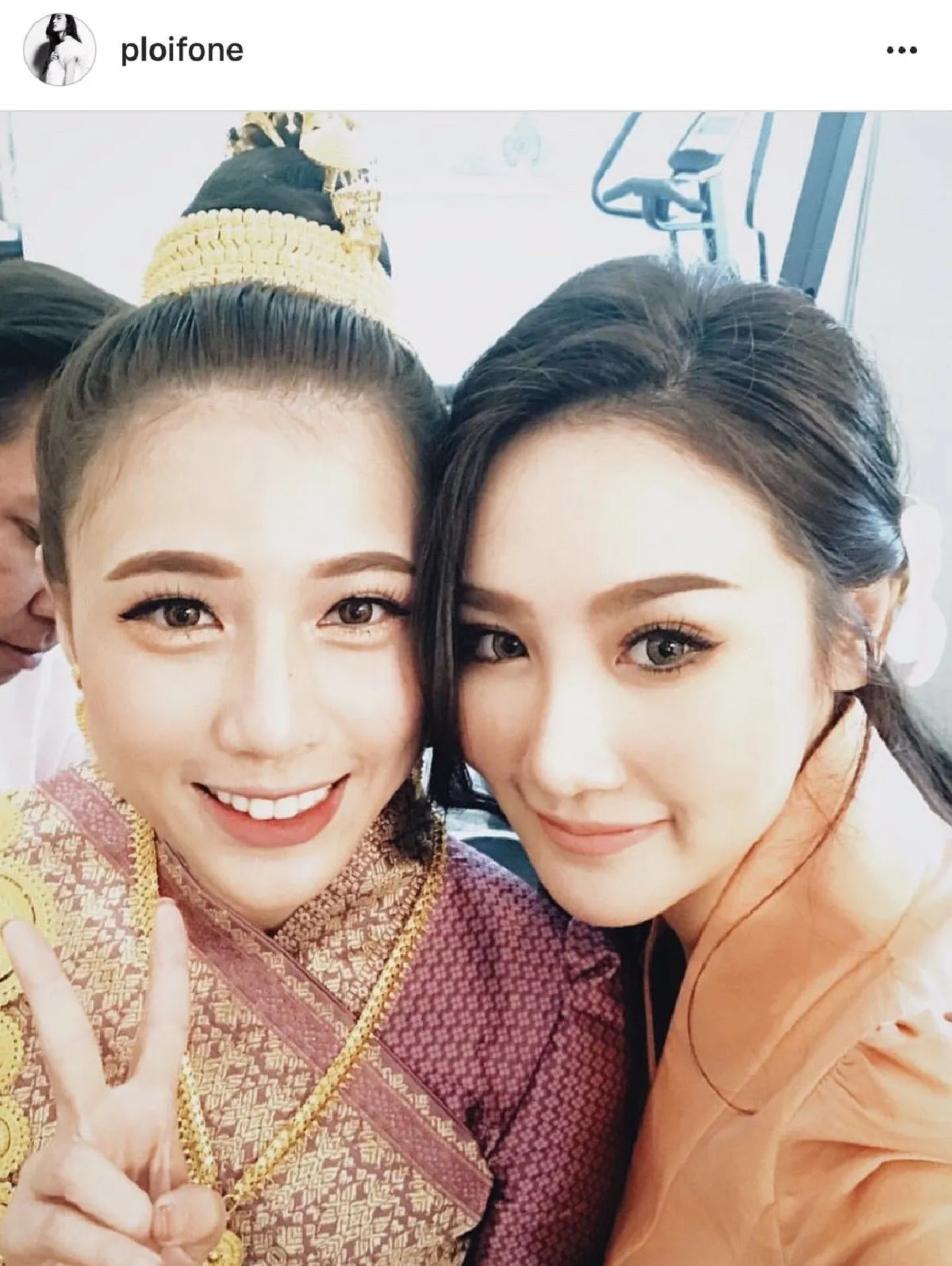 สวยไม่มีใครยอมใคร! แก๊งเพื่อนเจ้าสาวงานแต่ง ฟลุค-แอปเปิ้ล