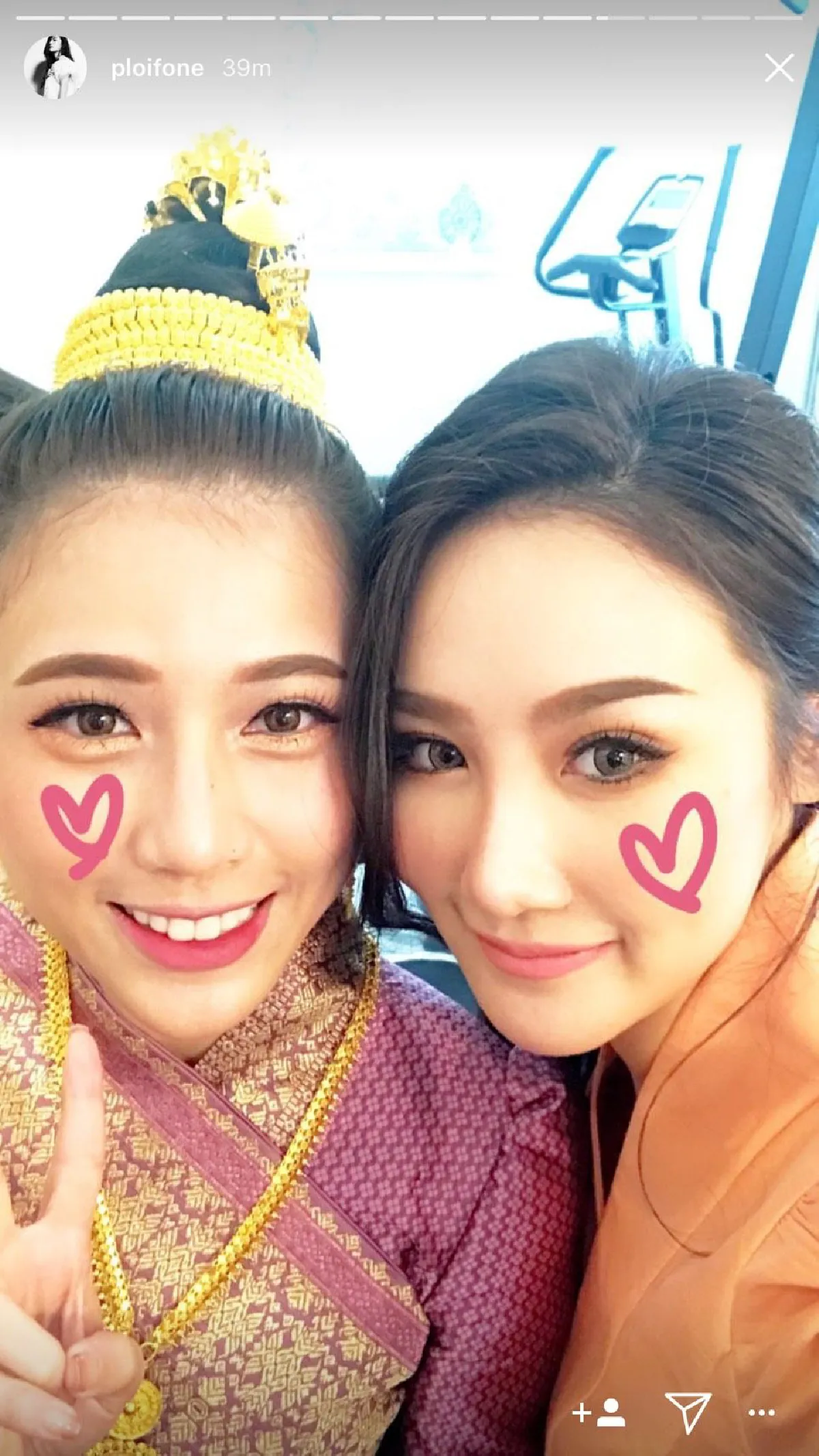 ฤกษ์ดี!! “ฟลุค-แอปเปิ้ล” หมั้นแล้ว หลังดูใจมานานกว่า 10 ปี