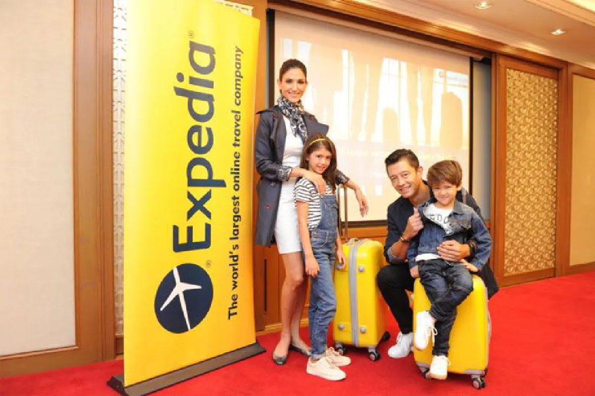 ซินดี้ สิรินยา บิชอพ ครอบครัวนักเดินทาง