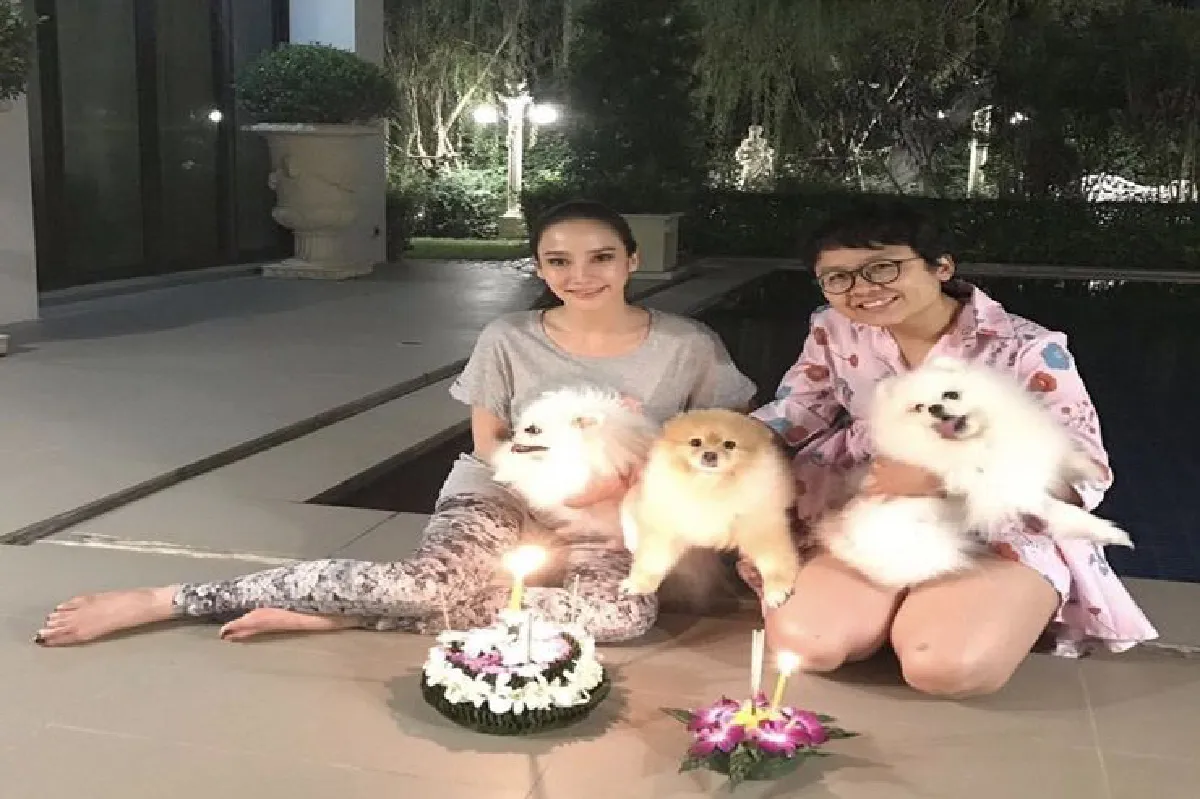 บุญจะส่งให้เราสุขใจ..ส่องภาพดาราคนดังพากันลอยกระทง