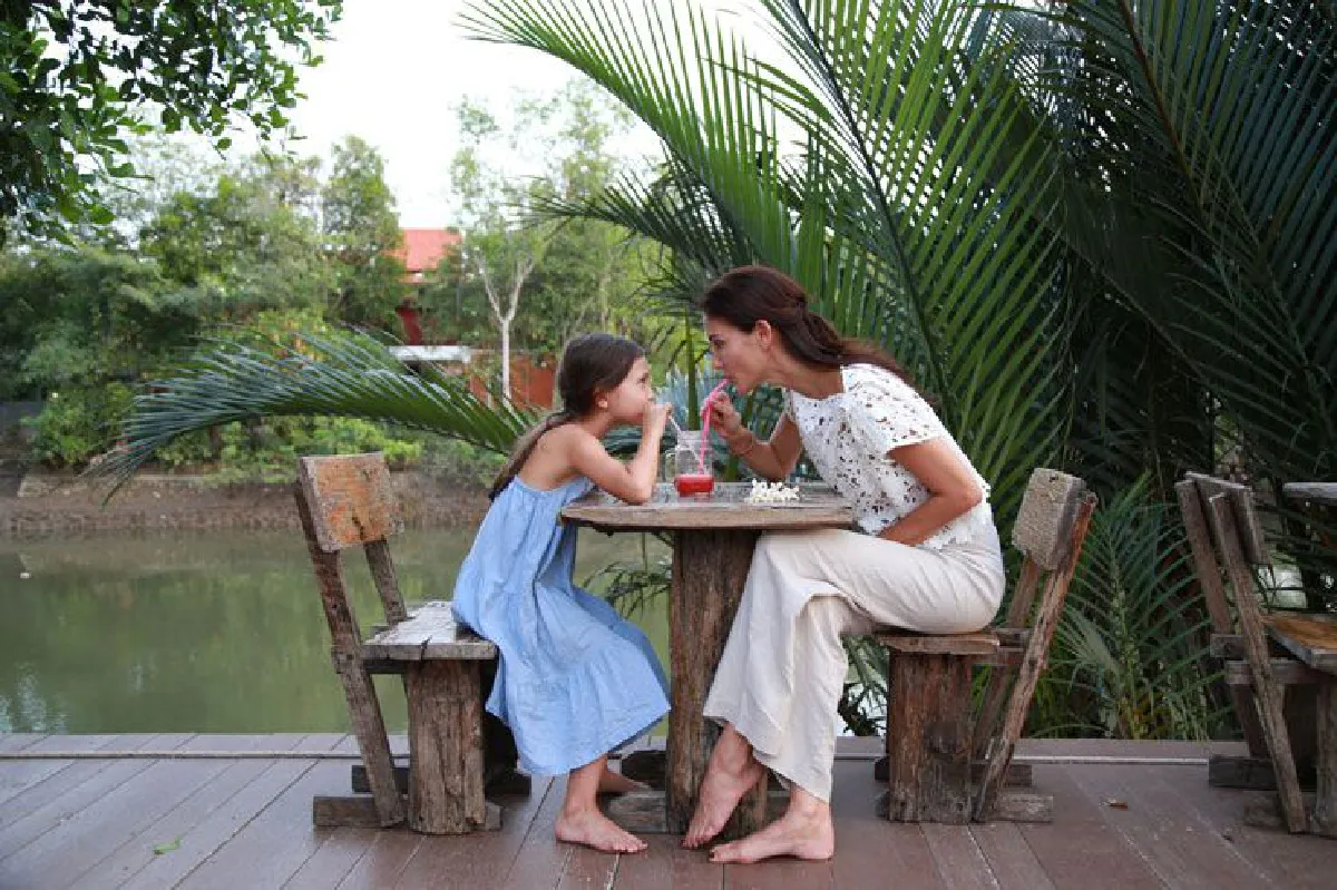 ซินดี้ สิรินยา บิชอพ ครอบครัวนักเดินทาง