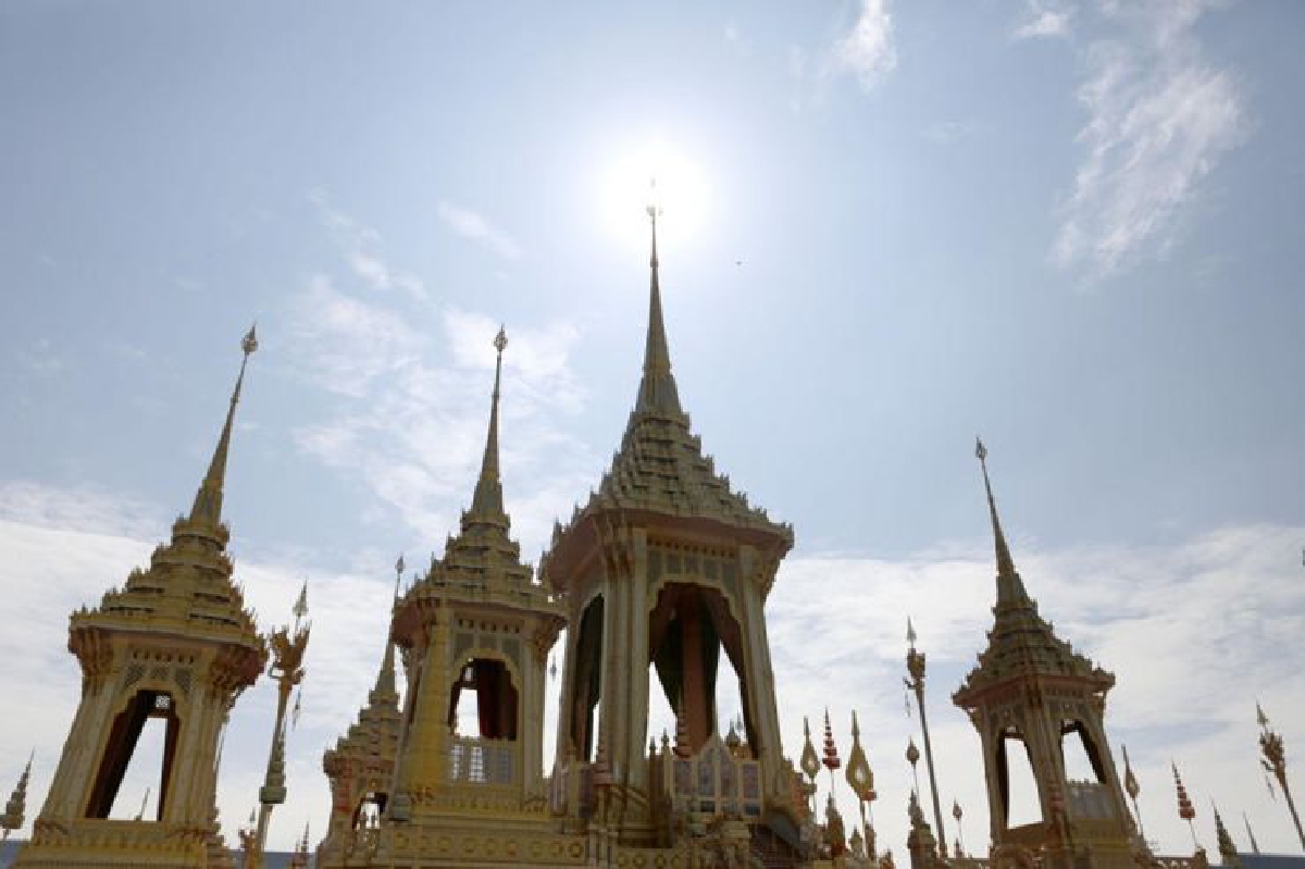 รัฐบาลเล็งขยายวันเข้าชมนิทรรศการพระเมรุมาศ รัฐบาลเล็งขยายวันเข้าชมนิทรรศการพระเมรุมาศ