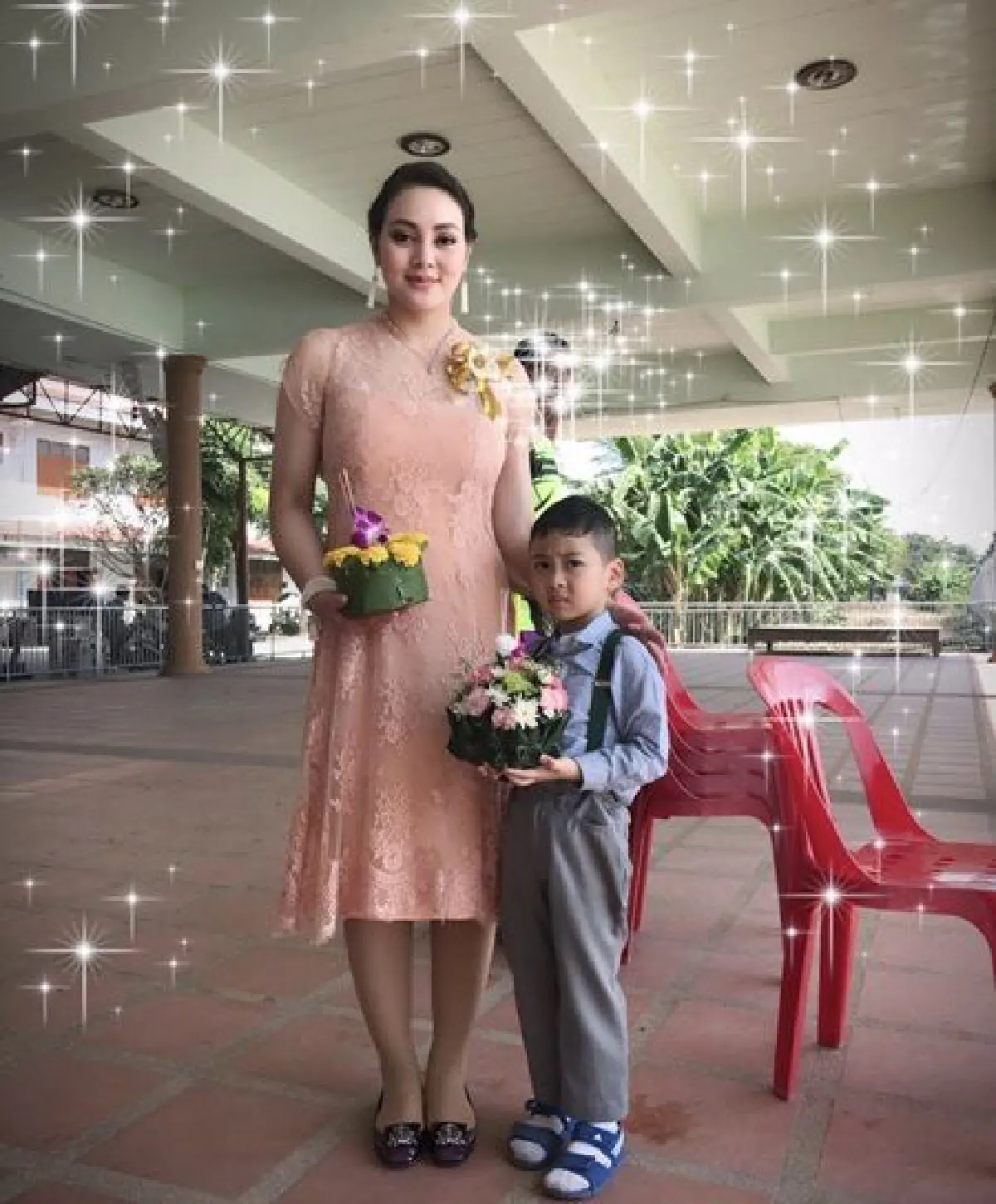 บุญจะส่งให้เราสุขใจ..ส่องภาพดาราคนดังพากันลอยกระทง