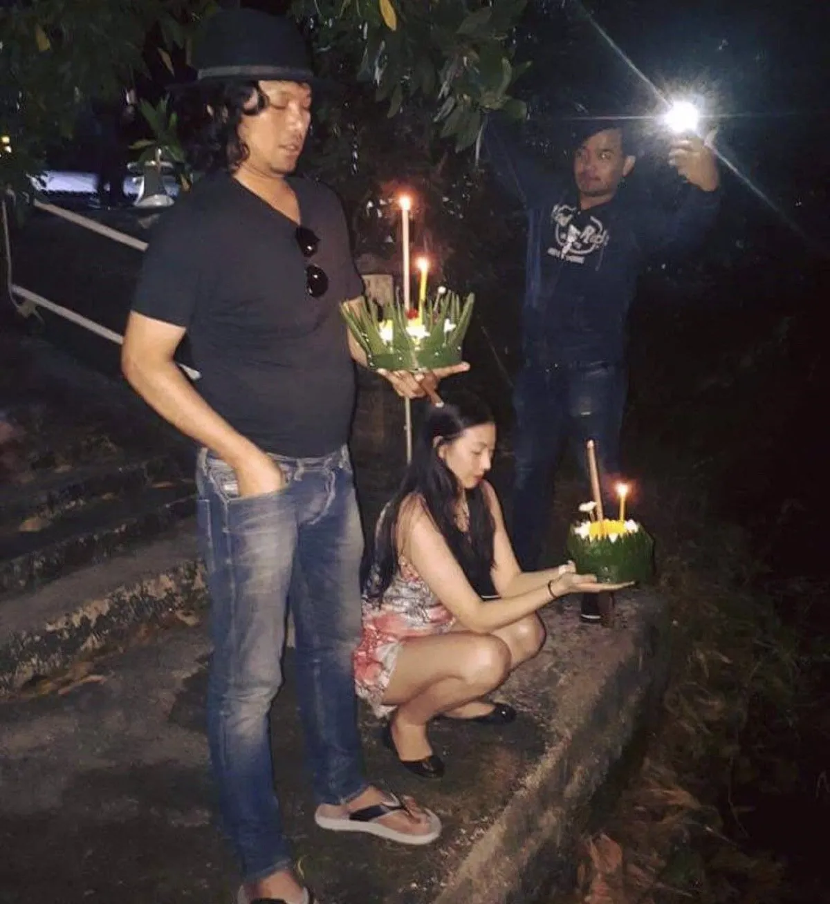 คู่รักดาราเสิร์ฟความหวาน ค่ำคืนวันลอยกระทง