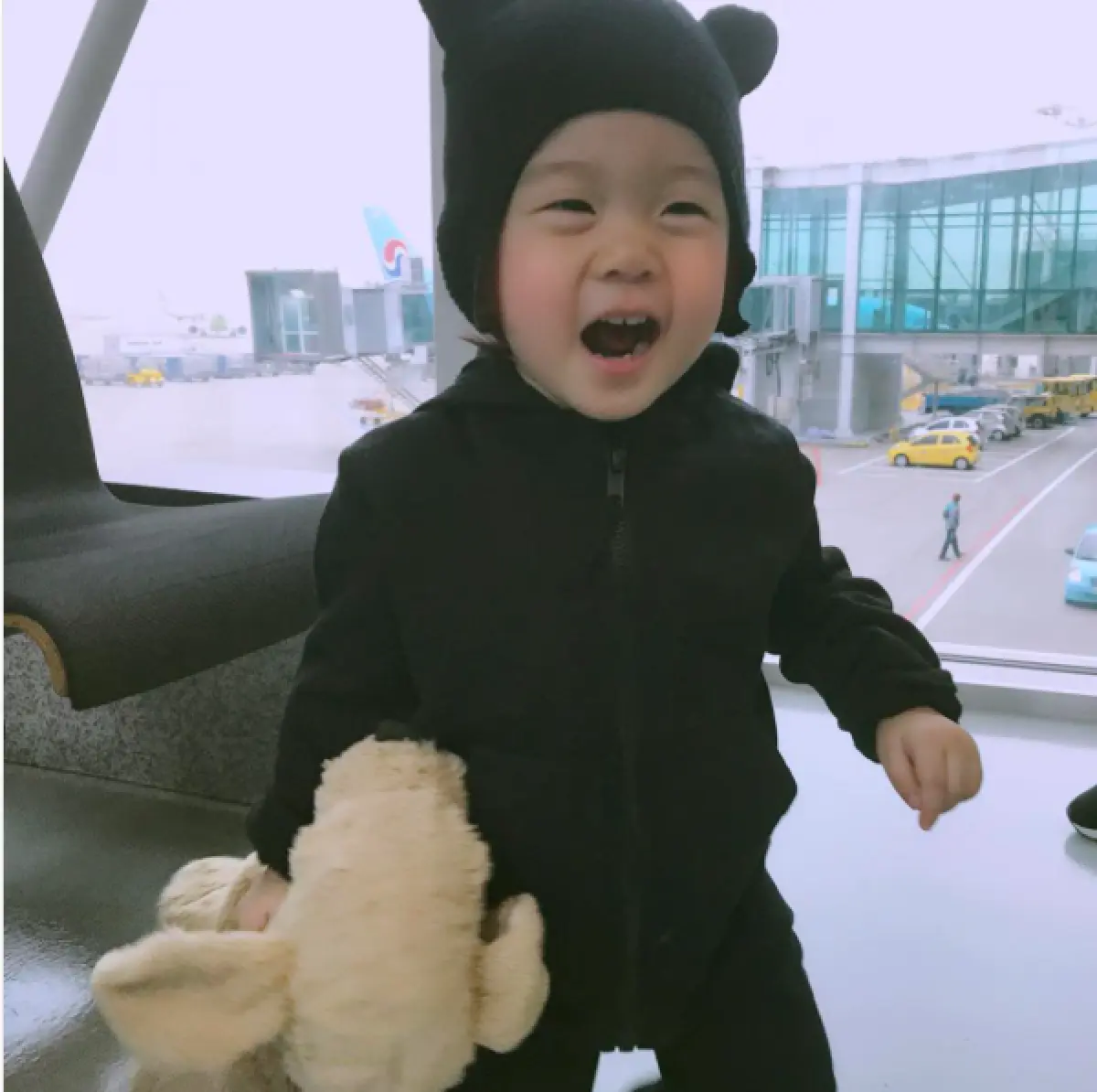 “บี้-กุ๊บกิ๊บ” อุ้ม “เป่าเปา” ตะลุยเกาหลี-ญี่ปุ่นเต็มๆ 1 เดือน