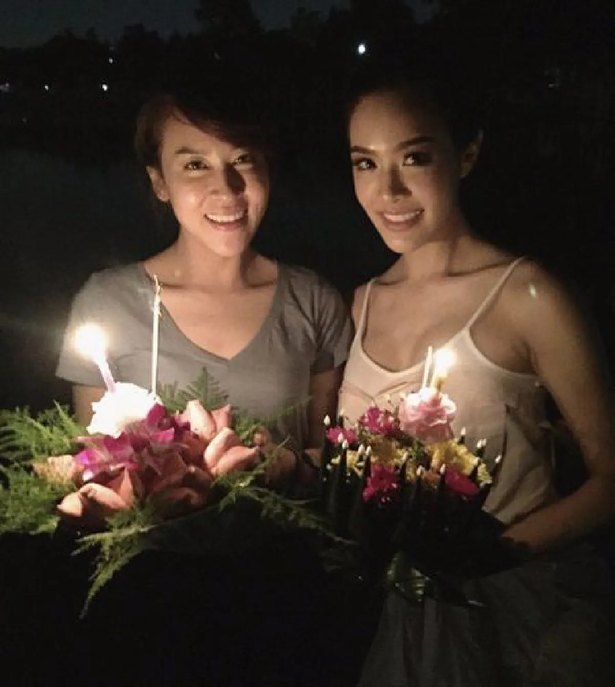 บุญจะส่งให้เราสุขใจ..ส่องภาพดาราคนดังพากันลอยกระทง